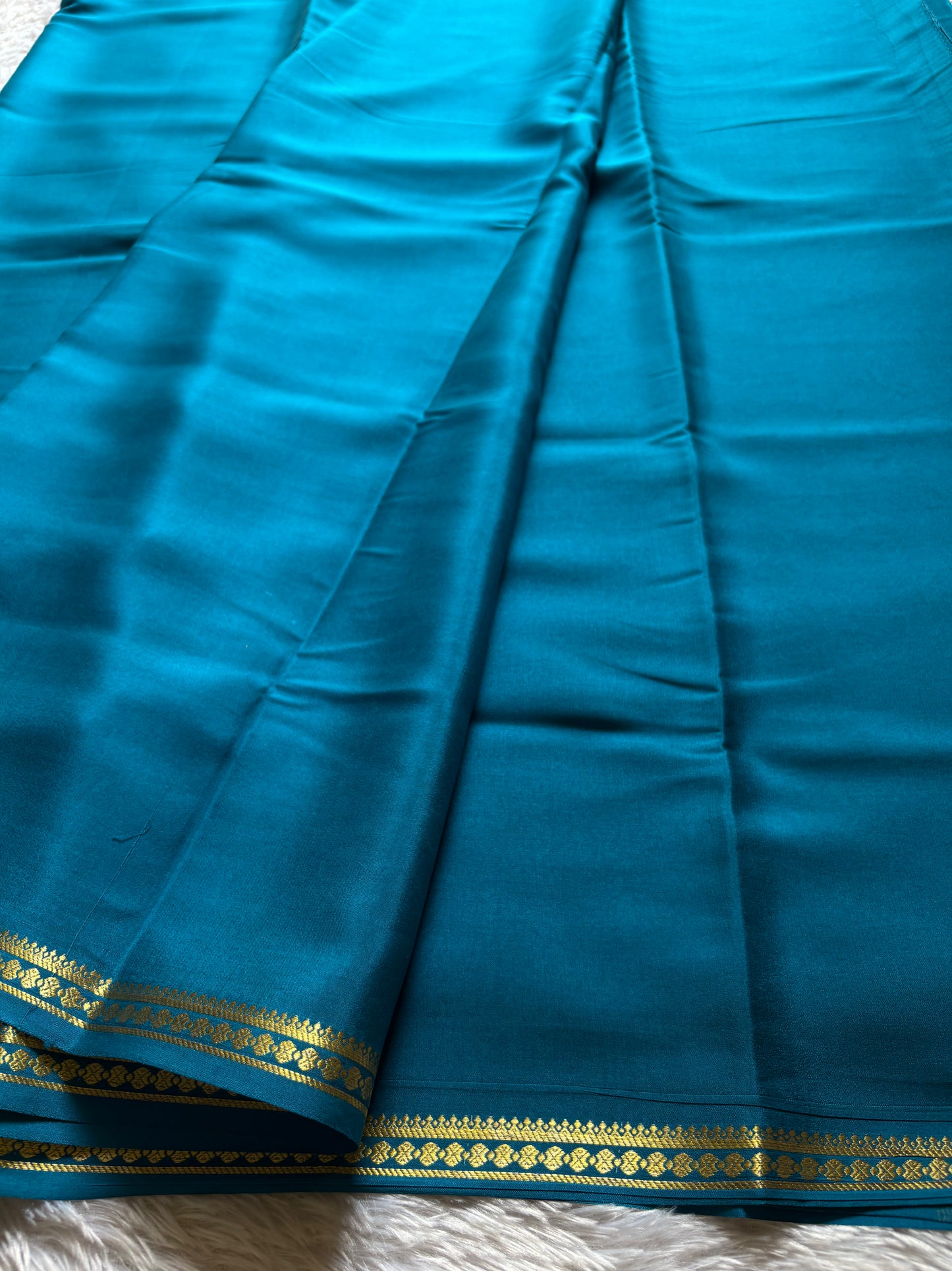 Ratna : Solid Teal blue