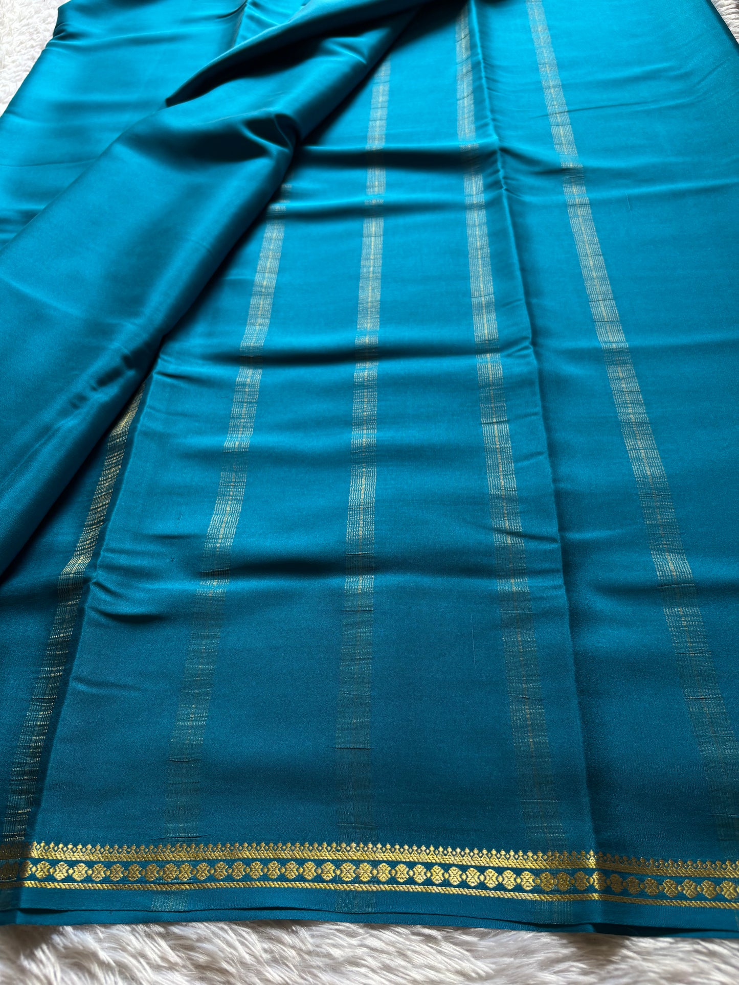 Ratna : Solid Teal blue