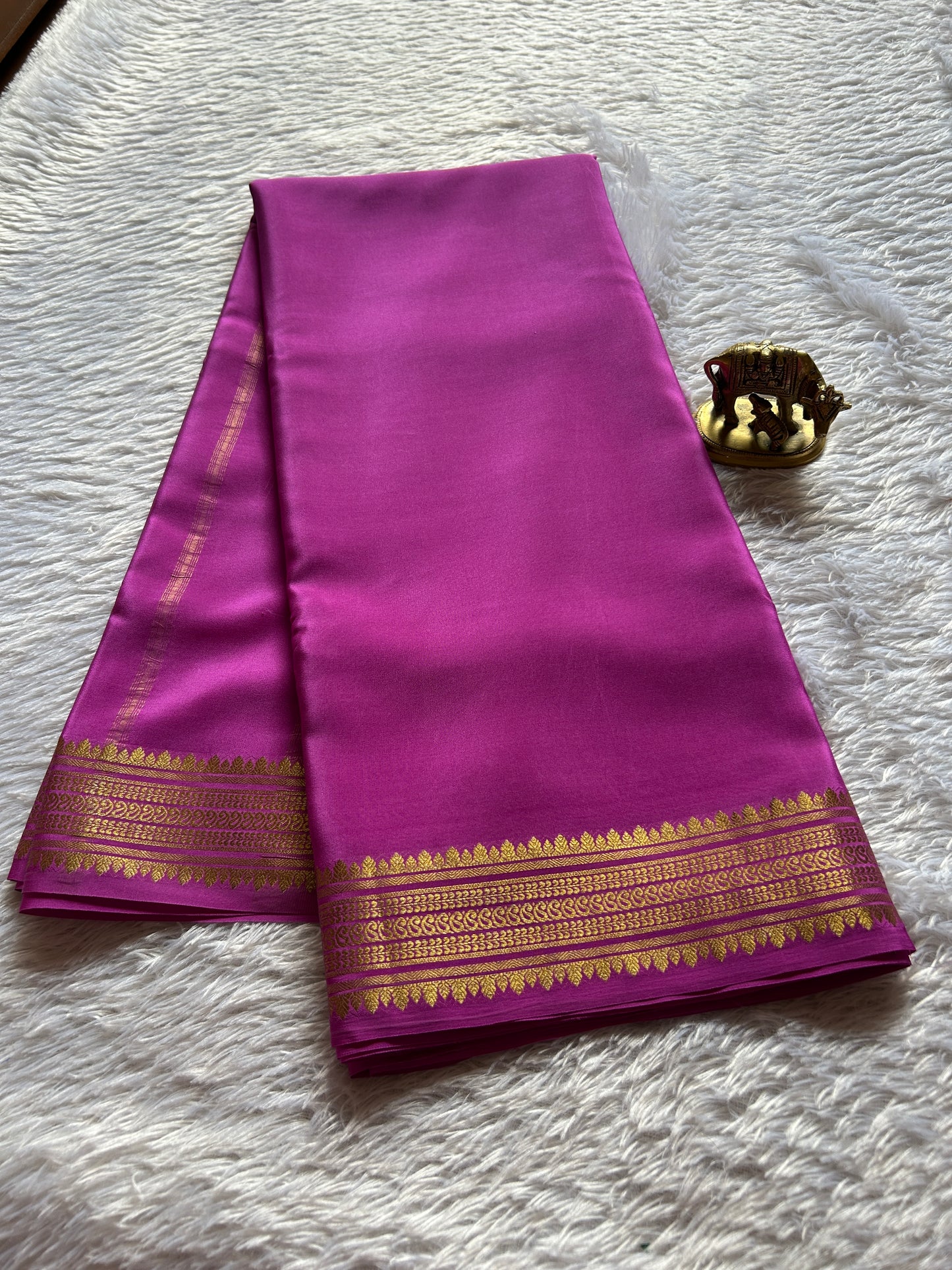 Komala : Solid Bright magenta