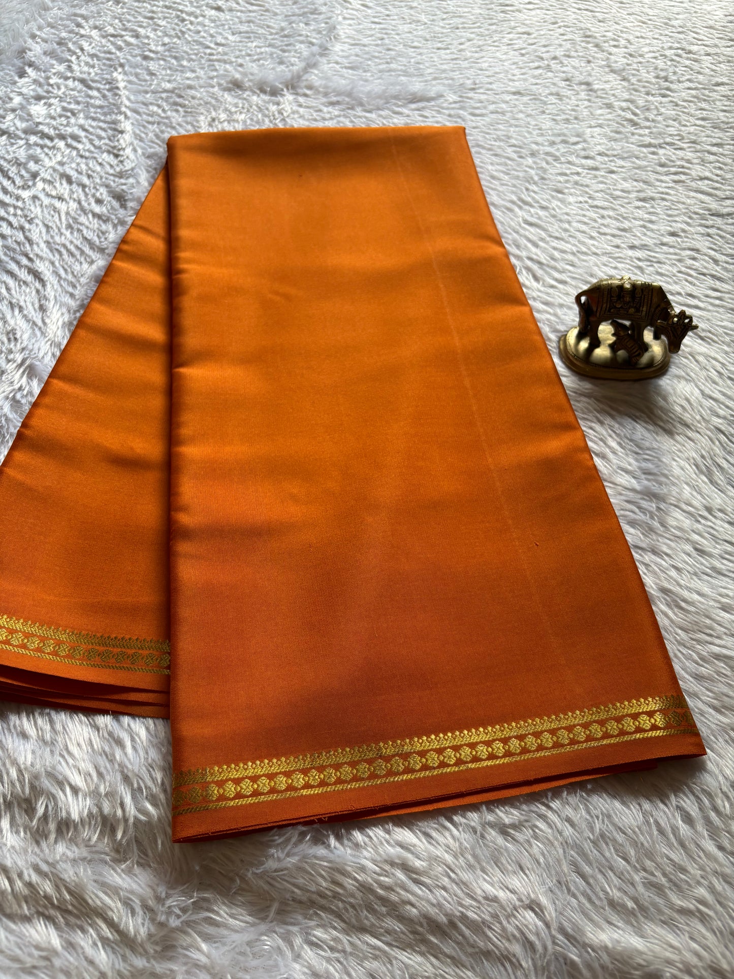 Ratna : Solid Light orange