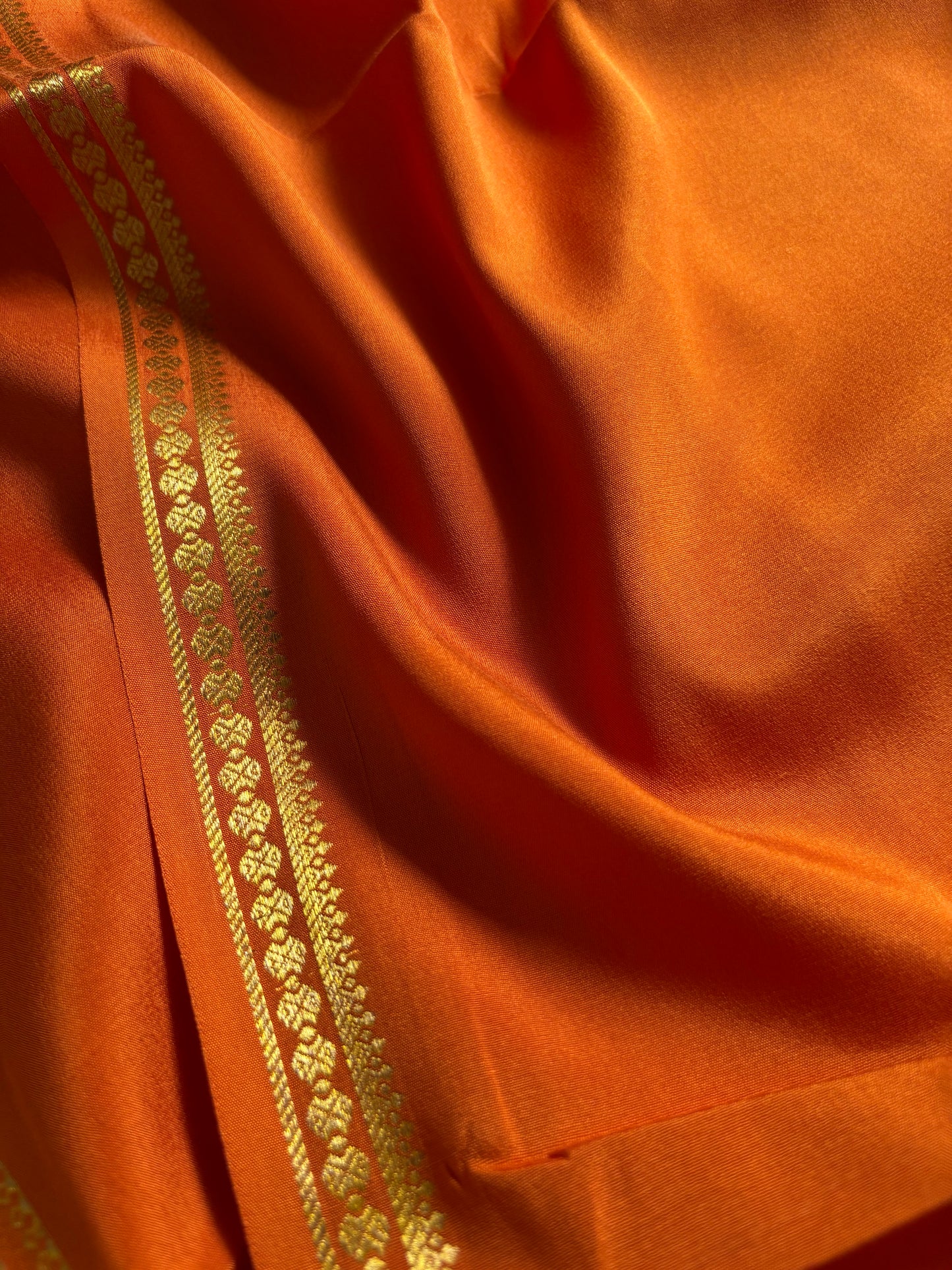 Ratna : Solid Light orange