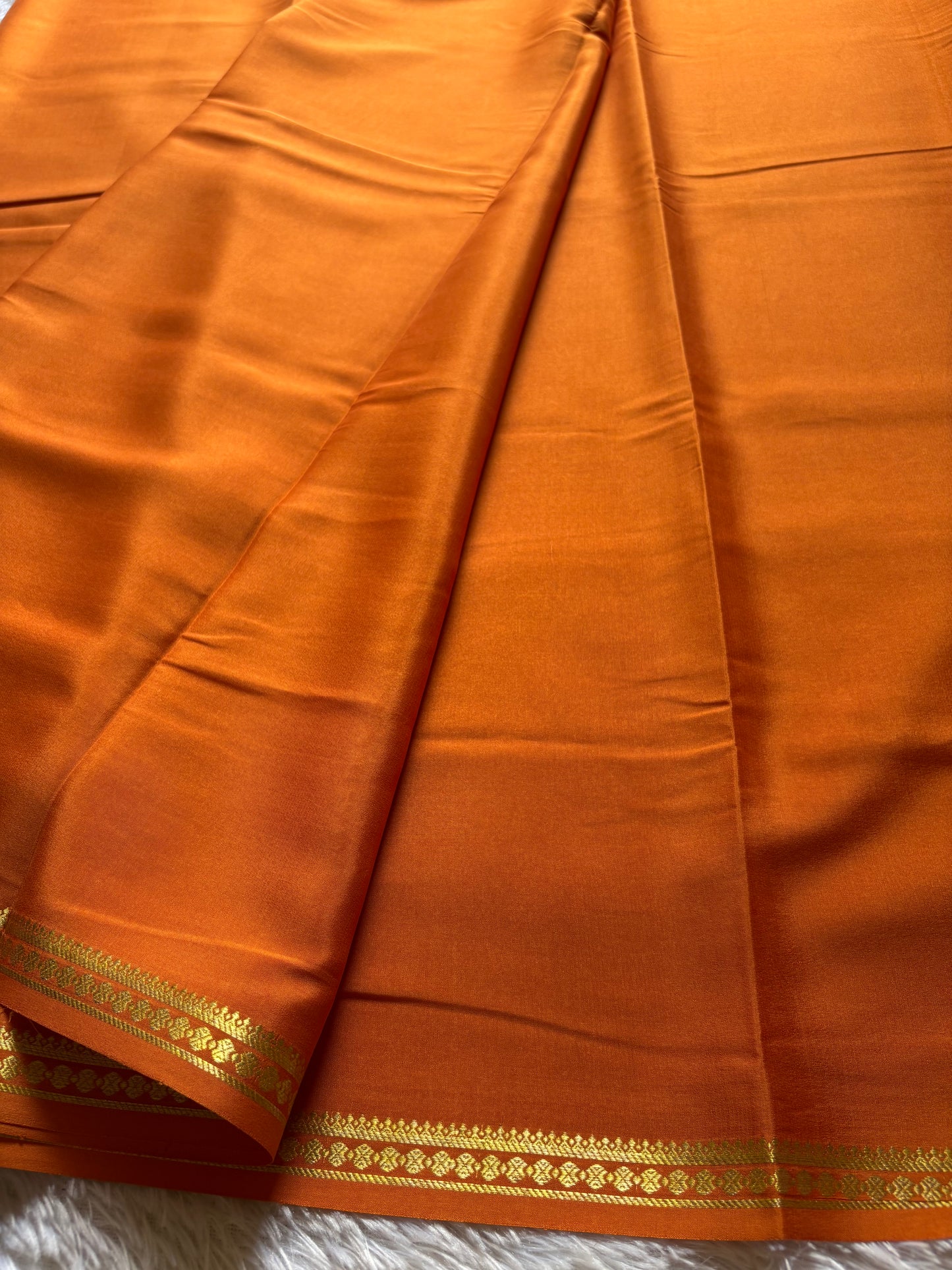 Ratna : Solid Light orange
