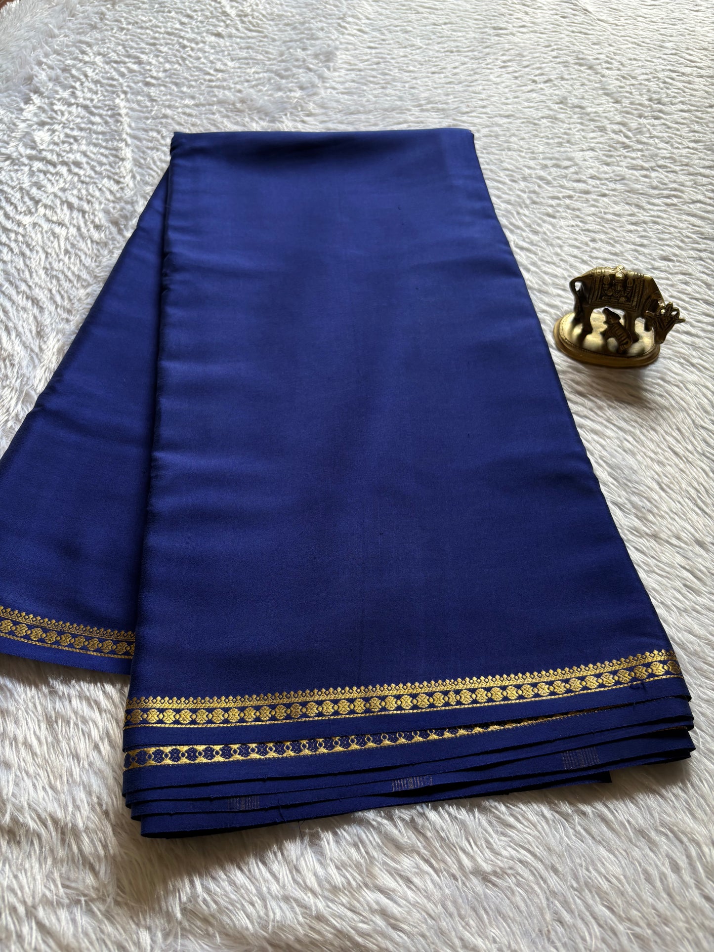 Ratna : Solid Navy blue