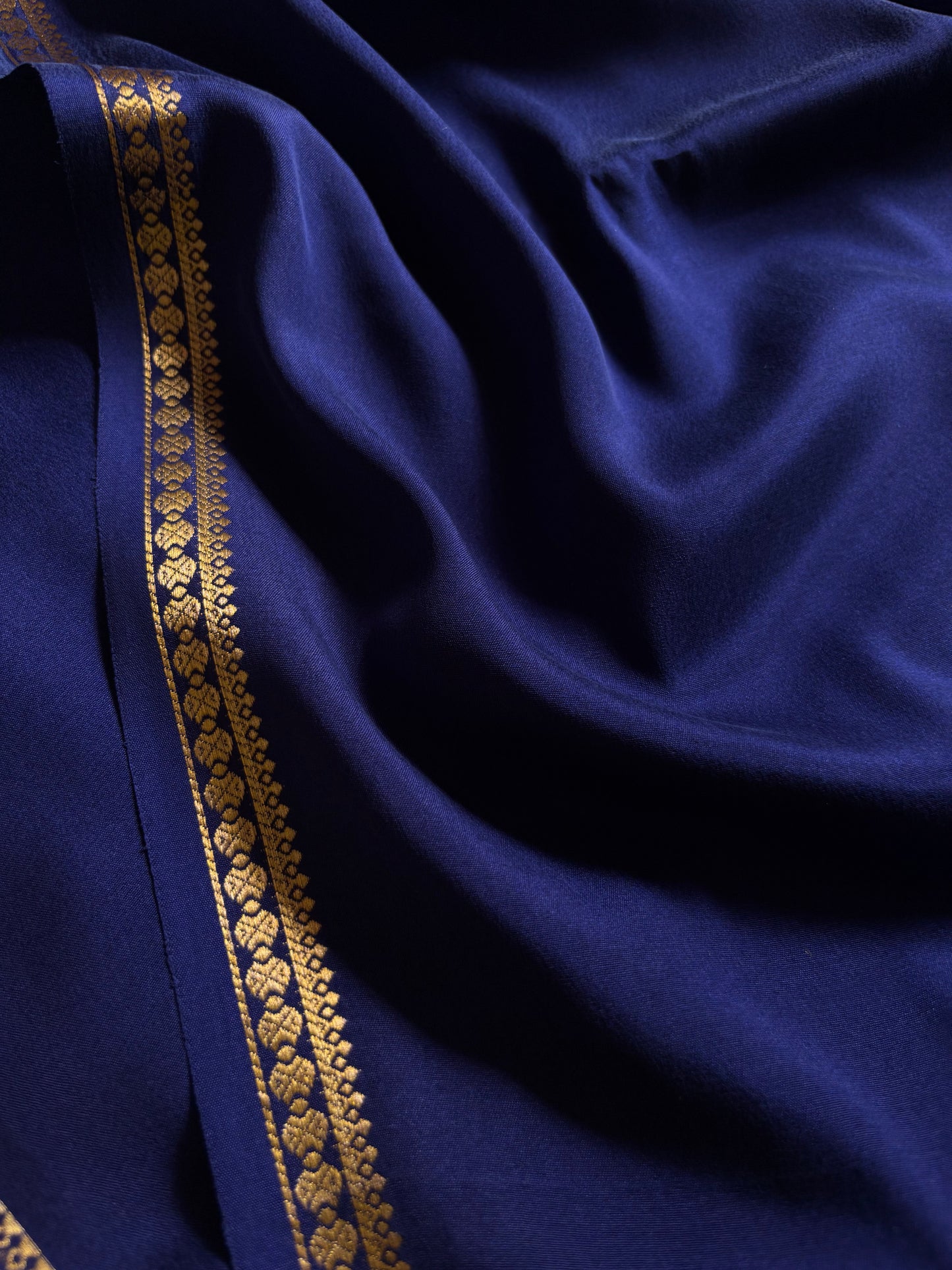 Ratna : Solid Navy blue