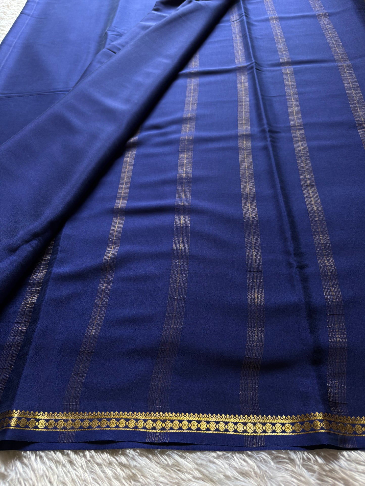 Ratna : Solid Navy blue