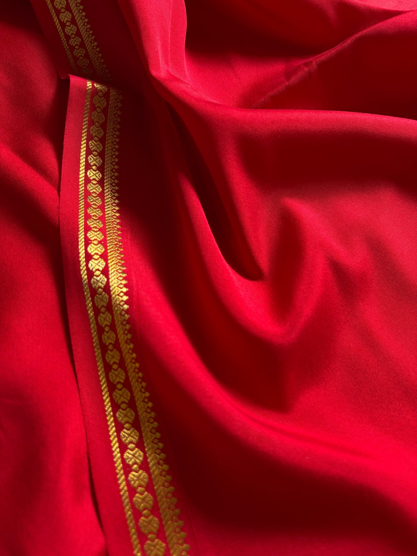 Ratna : Solid Red