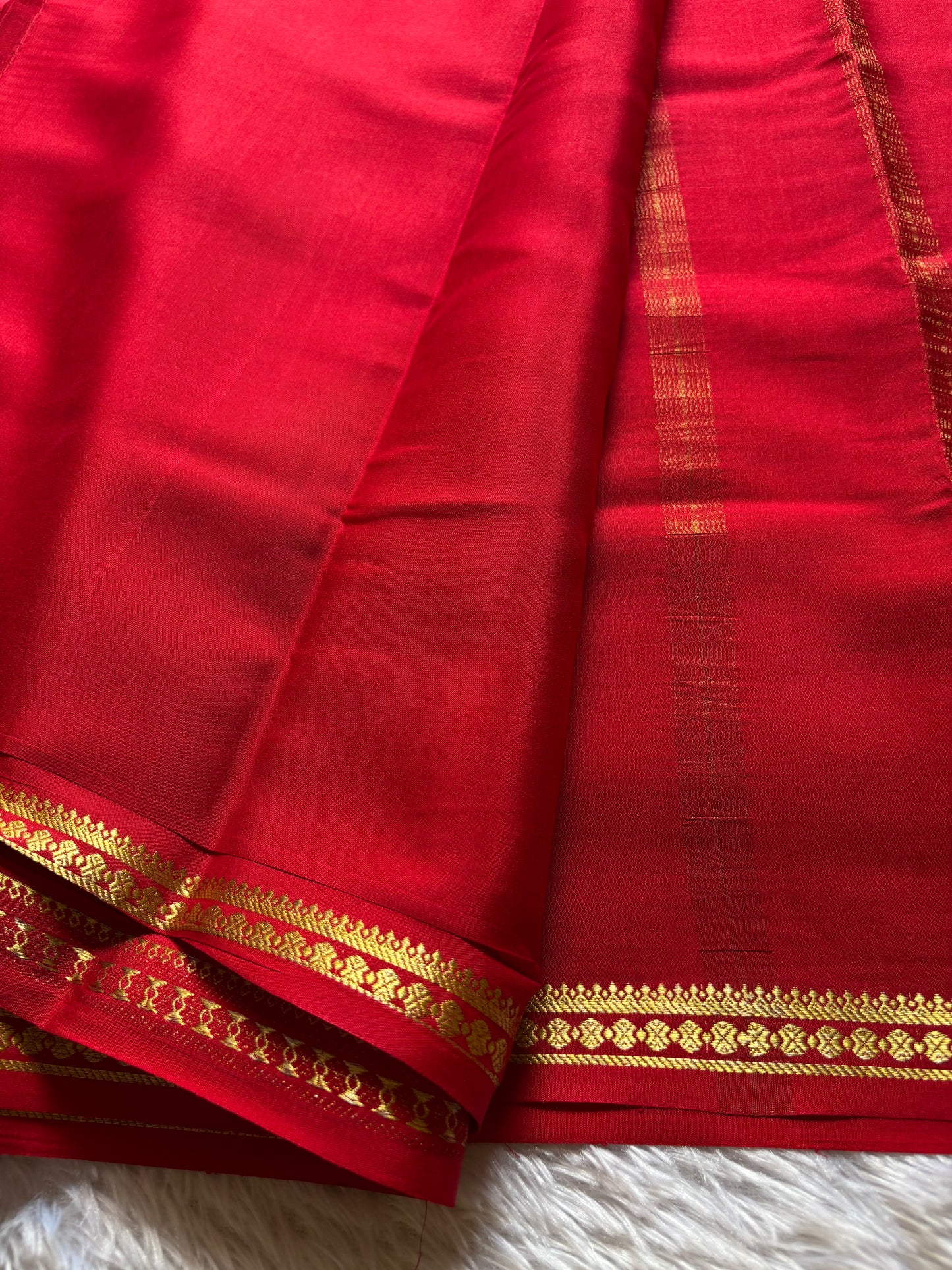 Ratna : Solid Red