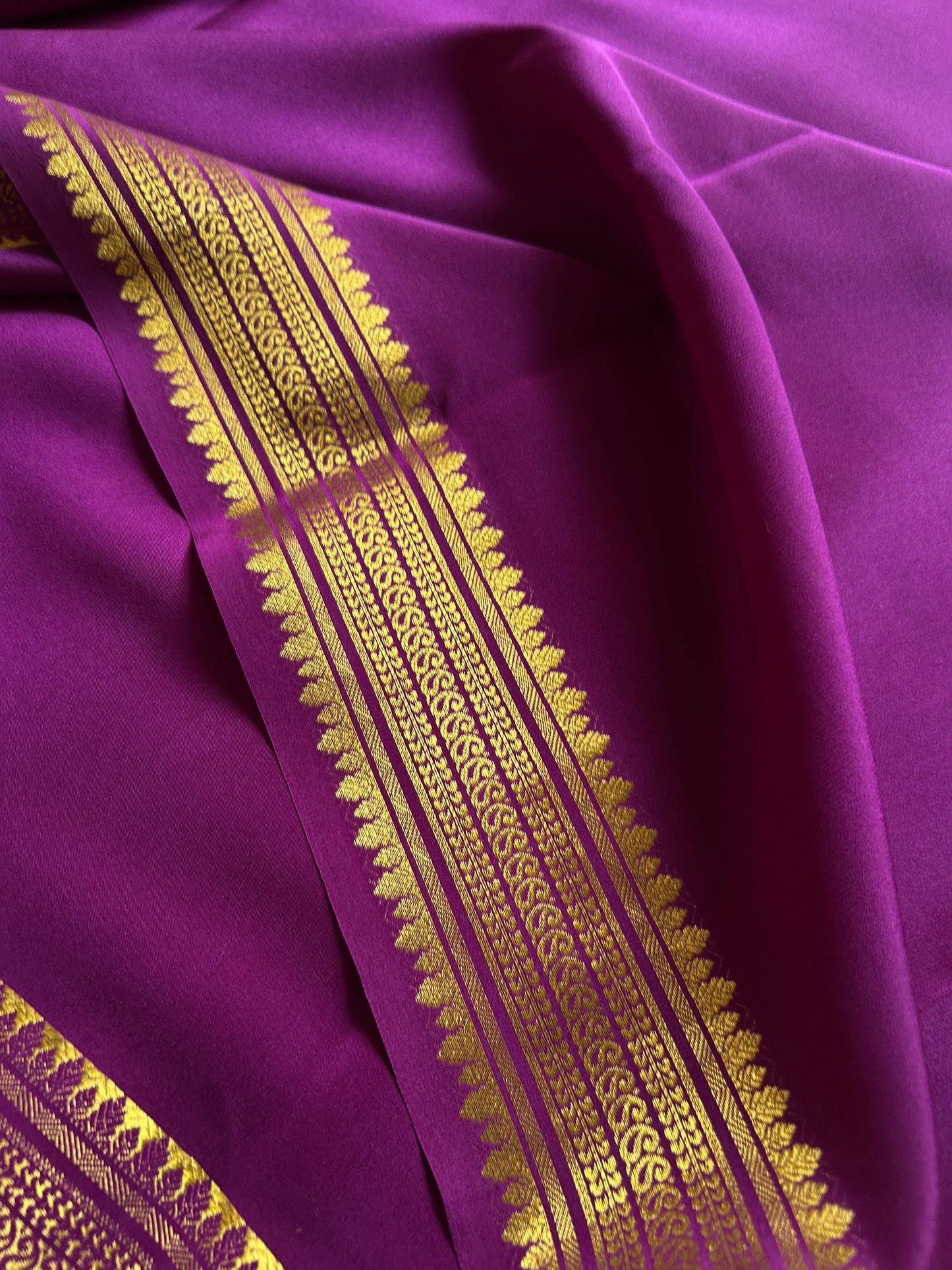 Komala : Solid Magenta