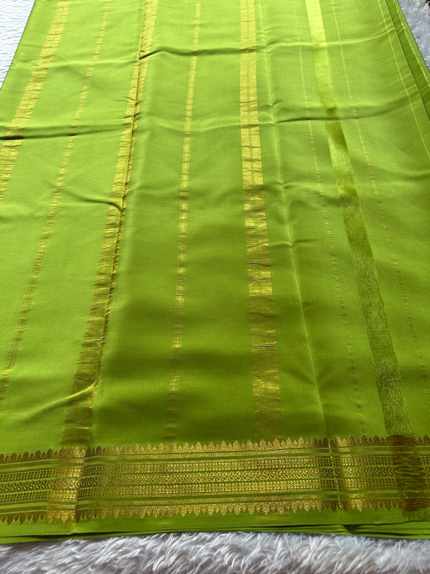 Komala : Solid Mehendi green