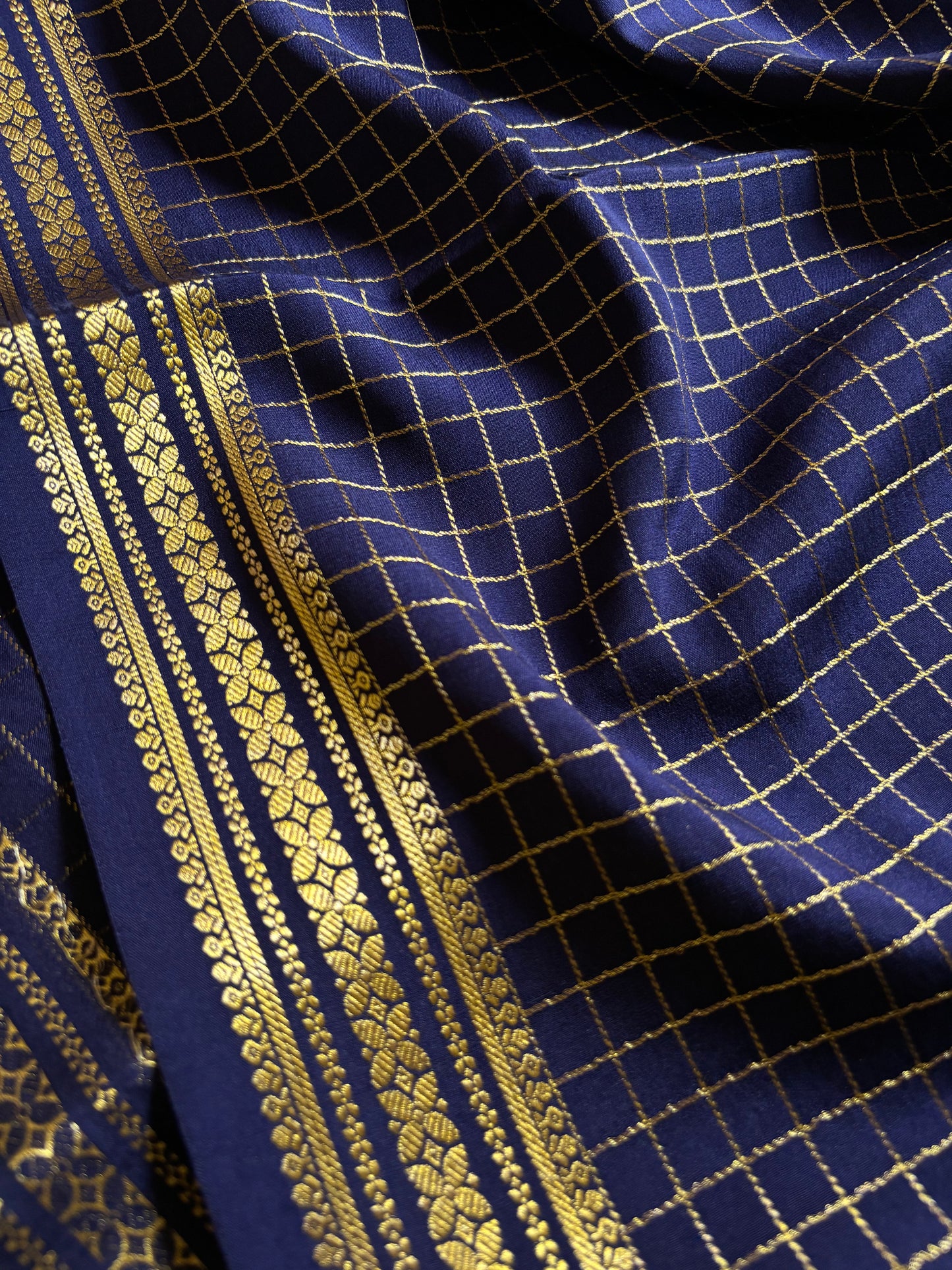 Madhura : Solid Navy blue