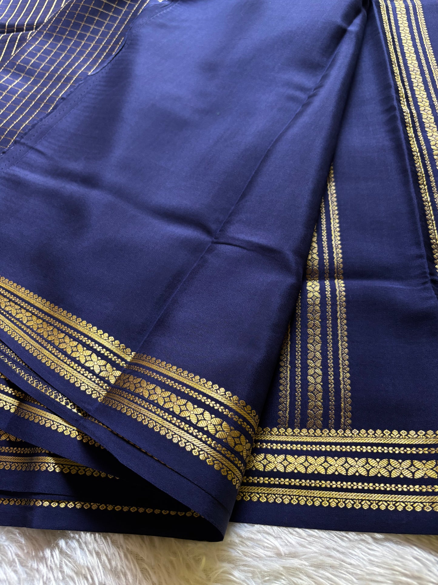 Madhura : Solid Navy blue