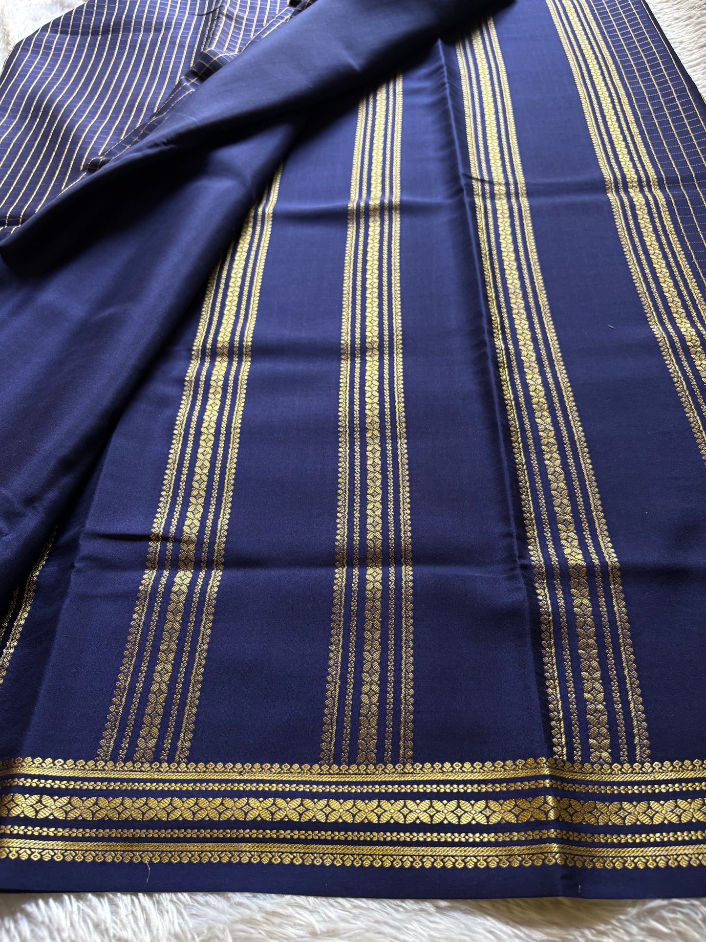 Madhura : Solid Navy blue