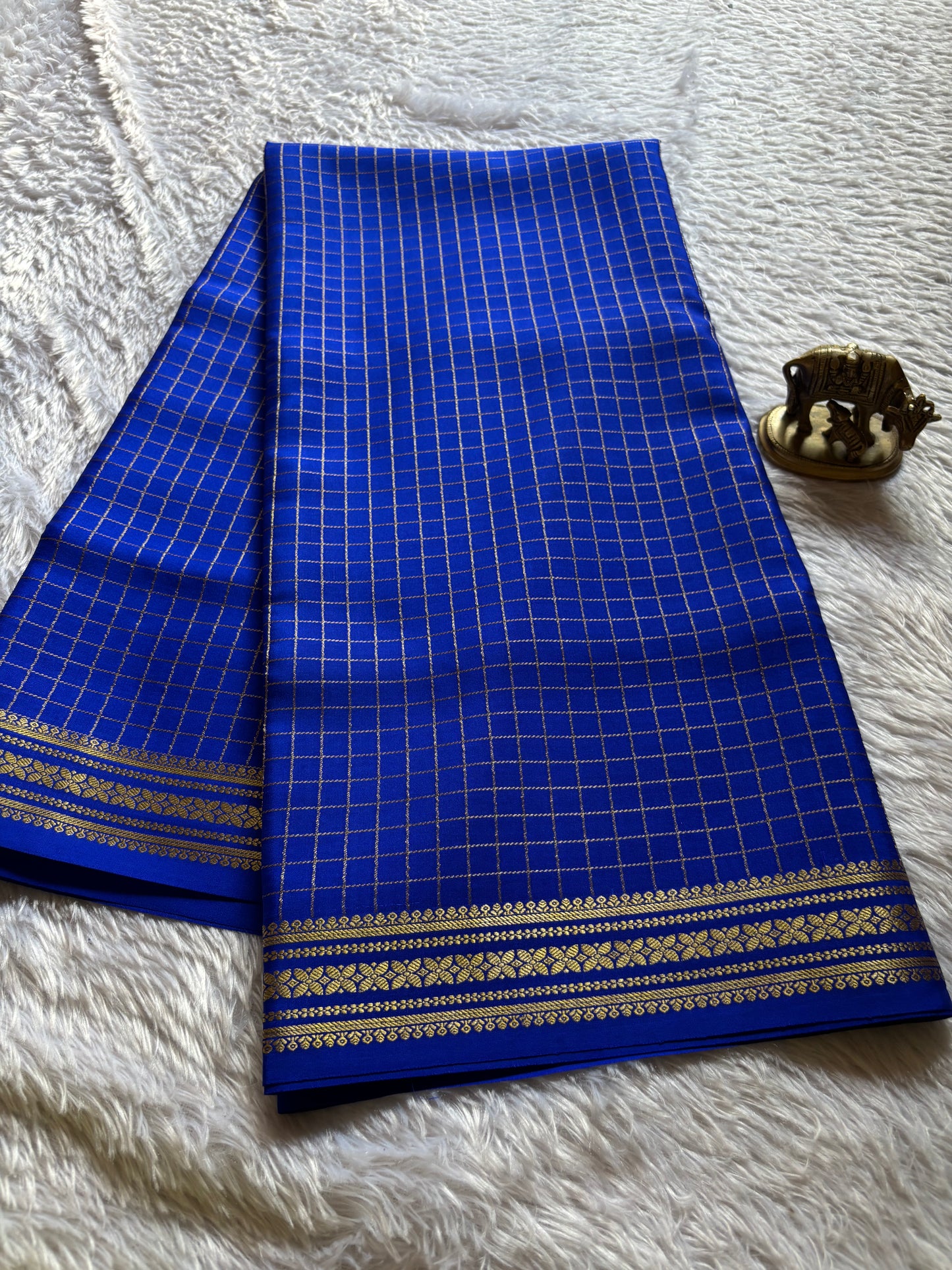 Madhura : Solid Royal blue