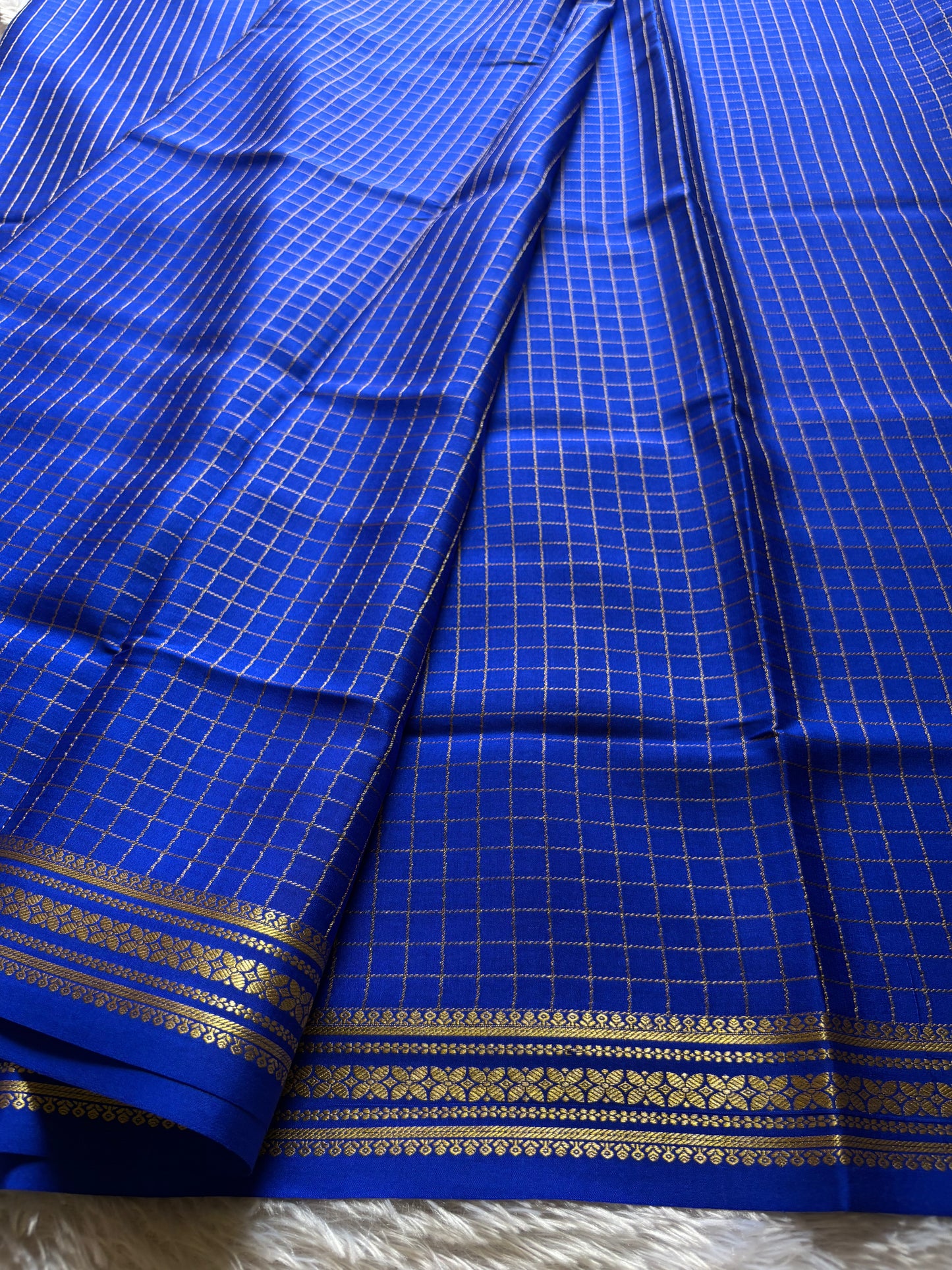 Madhura : Solid Royal blue