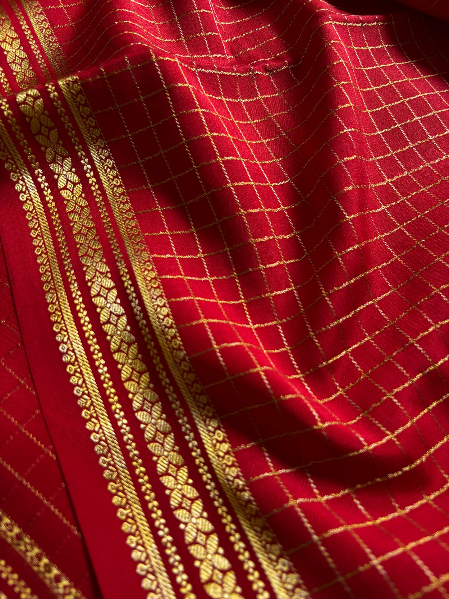 Madhura : Solid Red