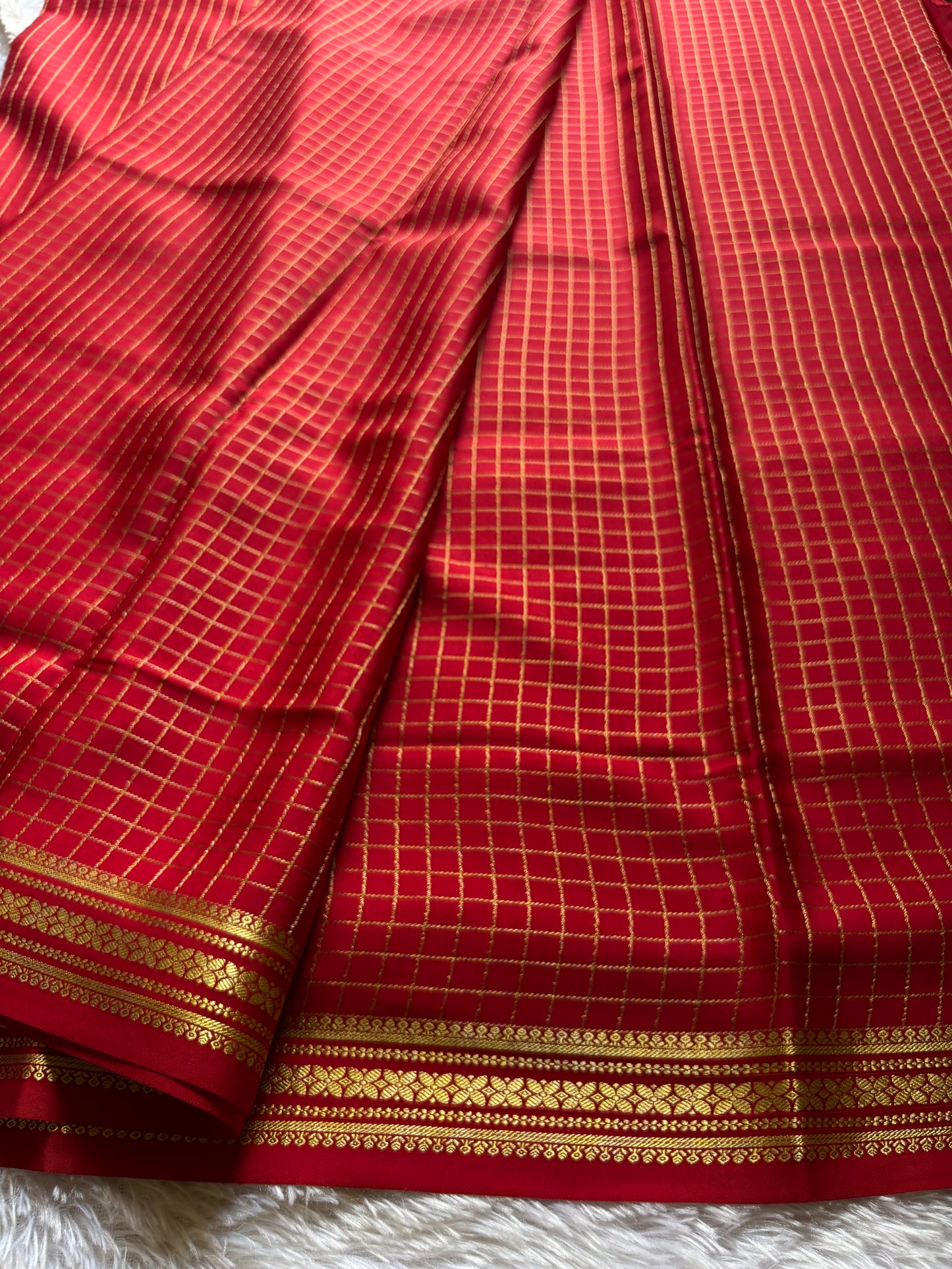 Madhura : Solid Red