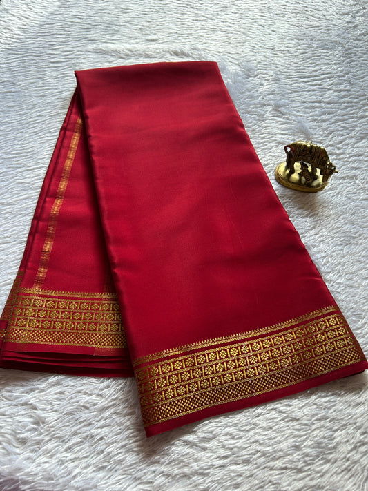 Mallige : Solid Maroon