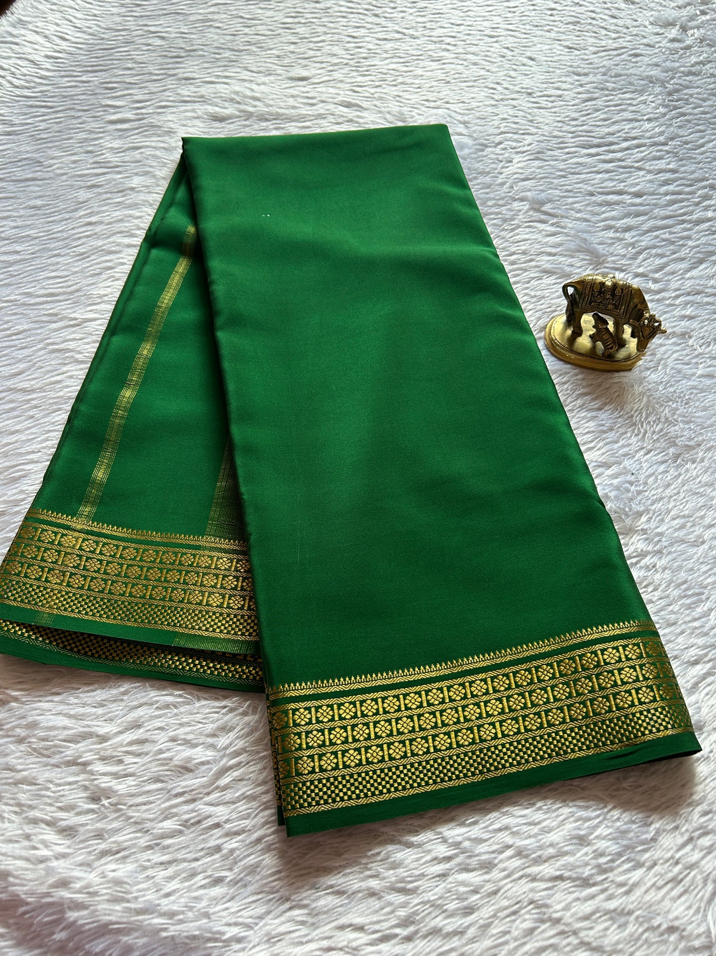 Mallige : Solid Bottle green