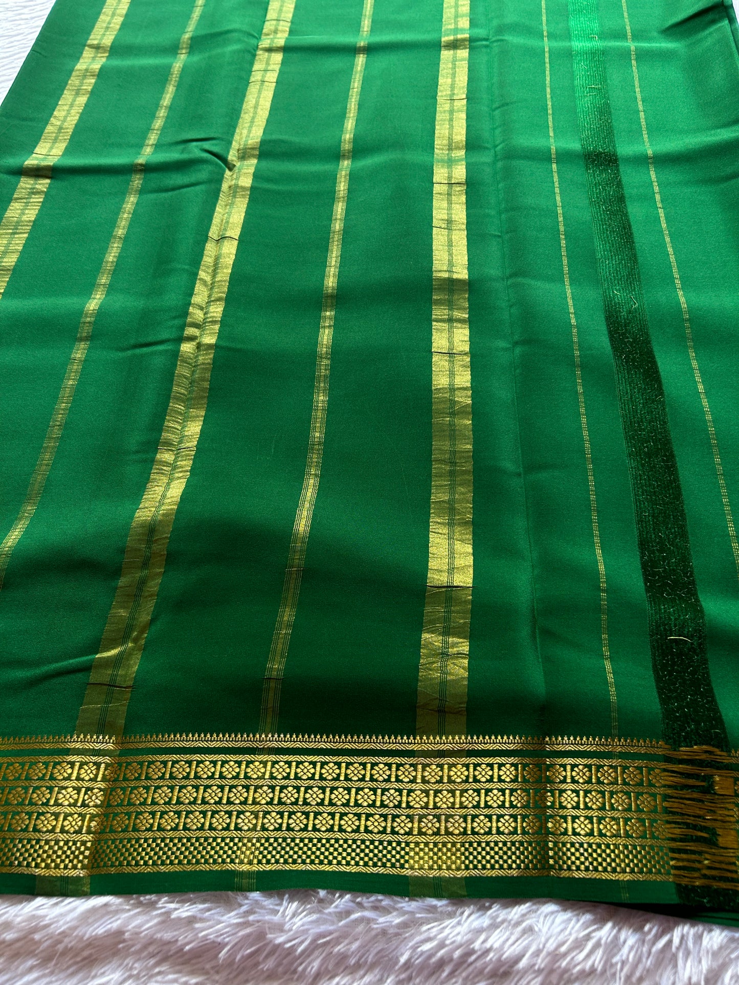 Mallige : Solid Bottle green