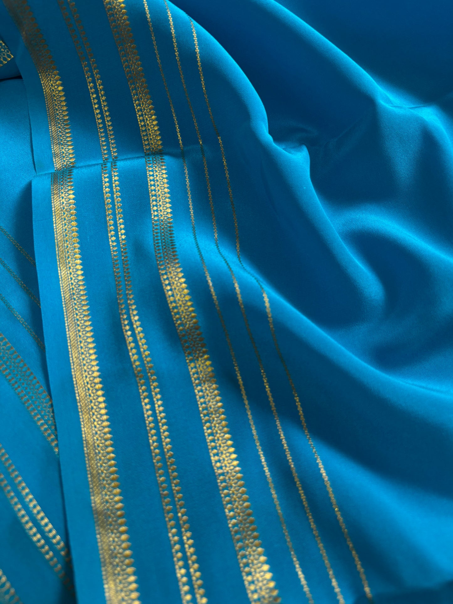Tanuja : Solid Ananda blue