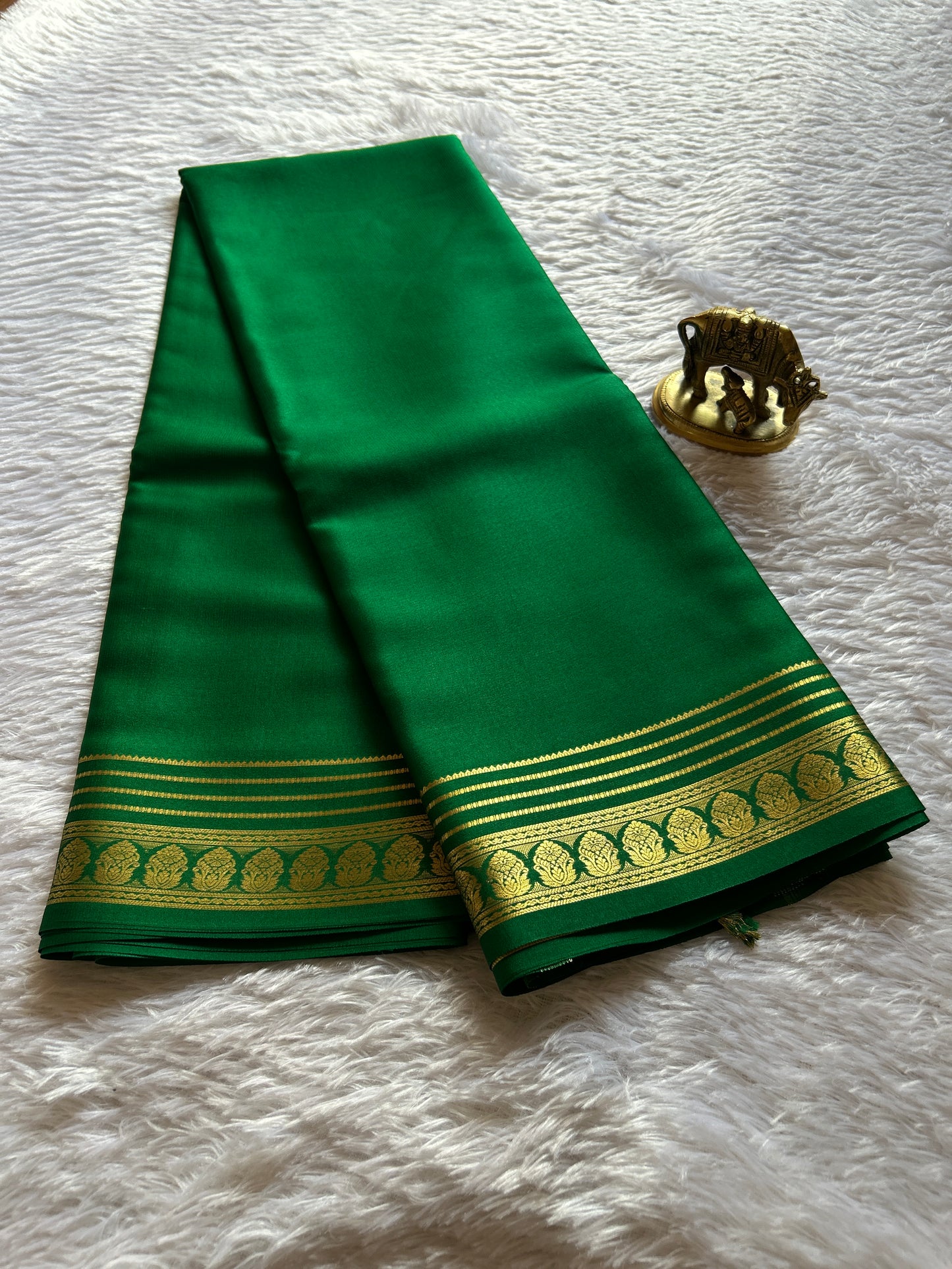 Kalasha : Solid Leaf green
