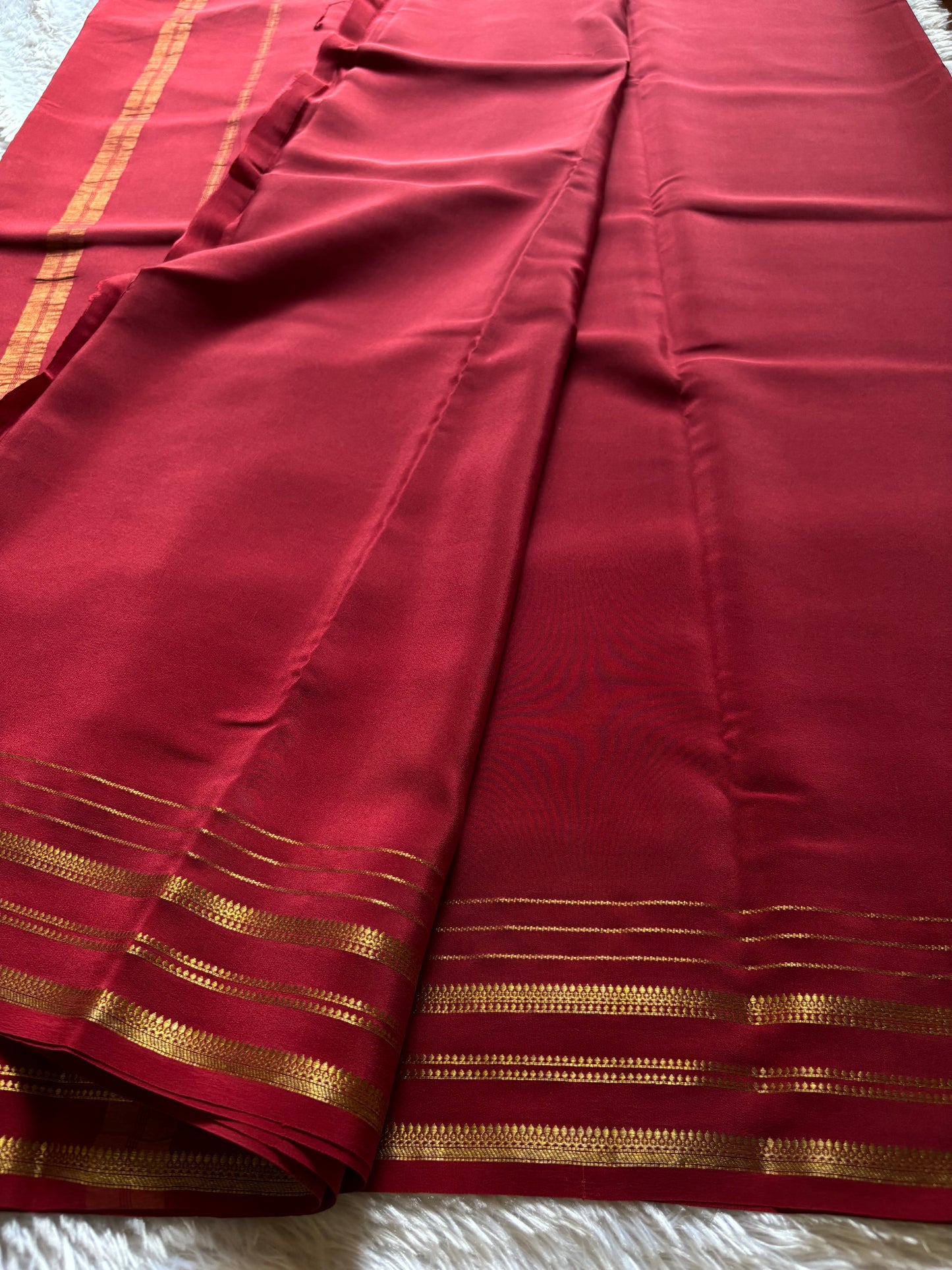 Tanuja : Solid Maroon