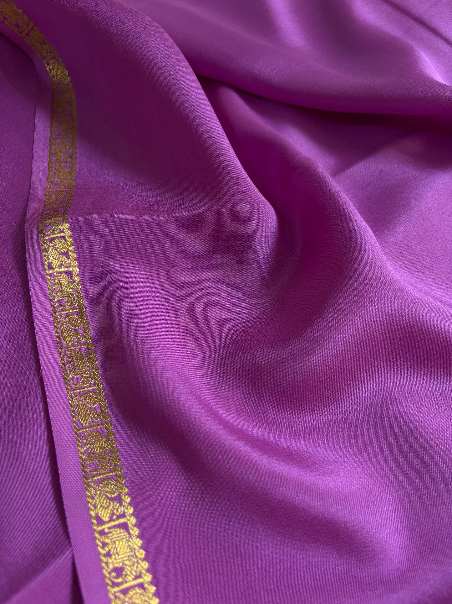 Gaana : Solid Bright magenta