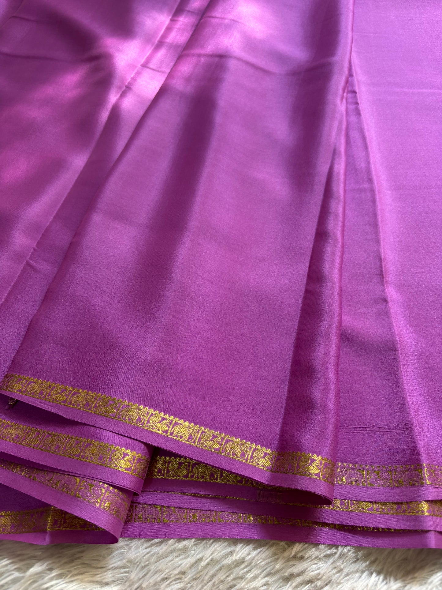 Gaana : Solid Bright magenta