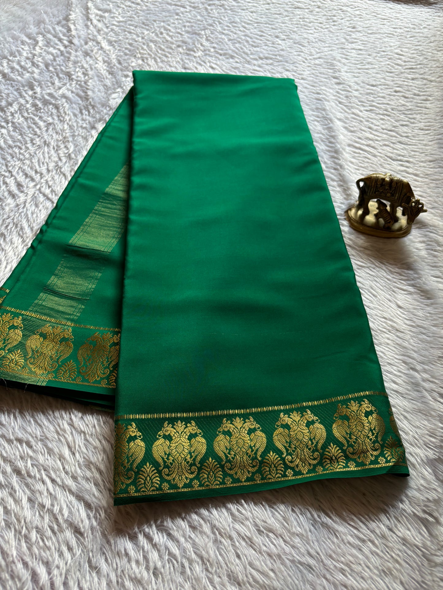 Veera : Solid Emarald green