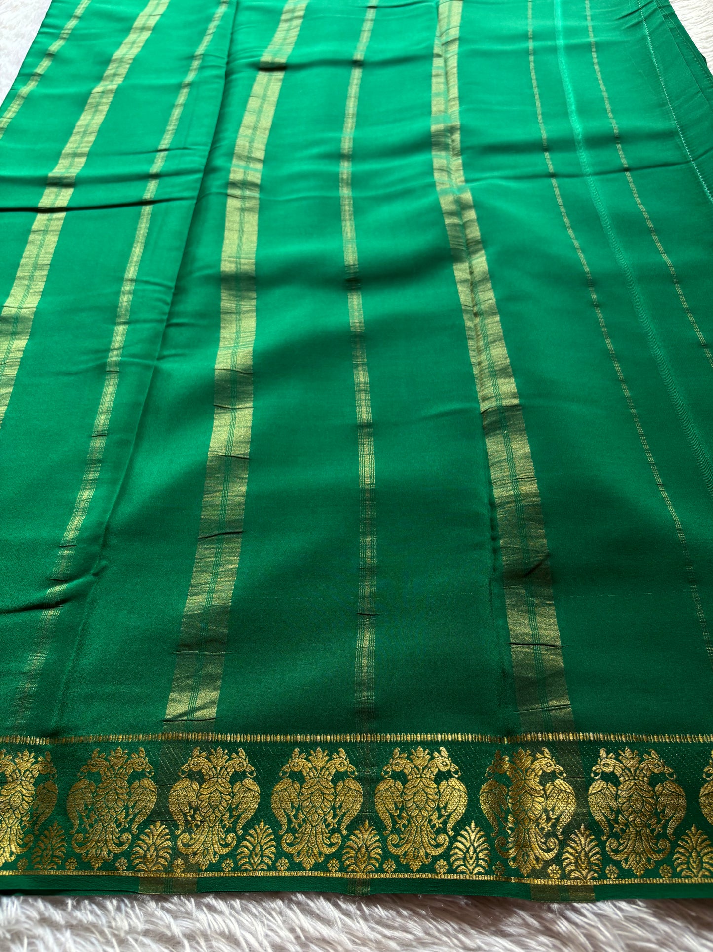 Veera : Solid Emarald green