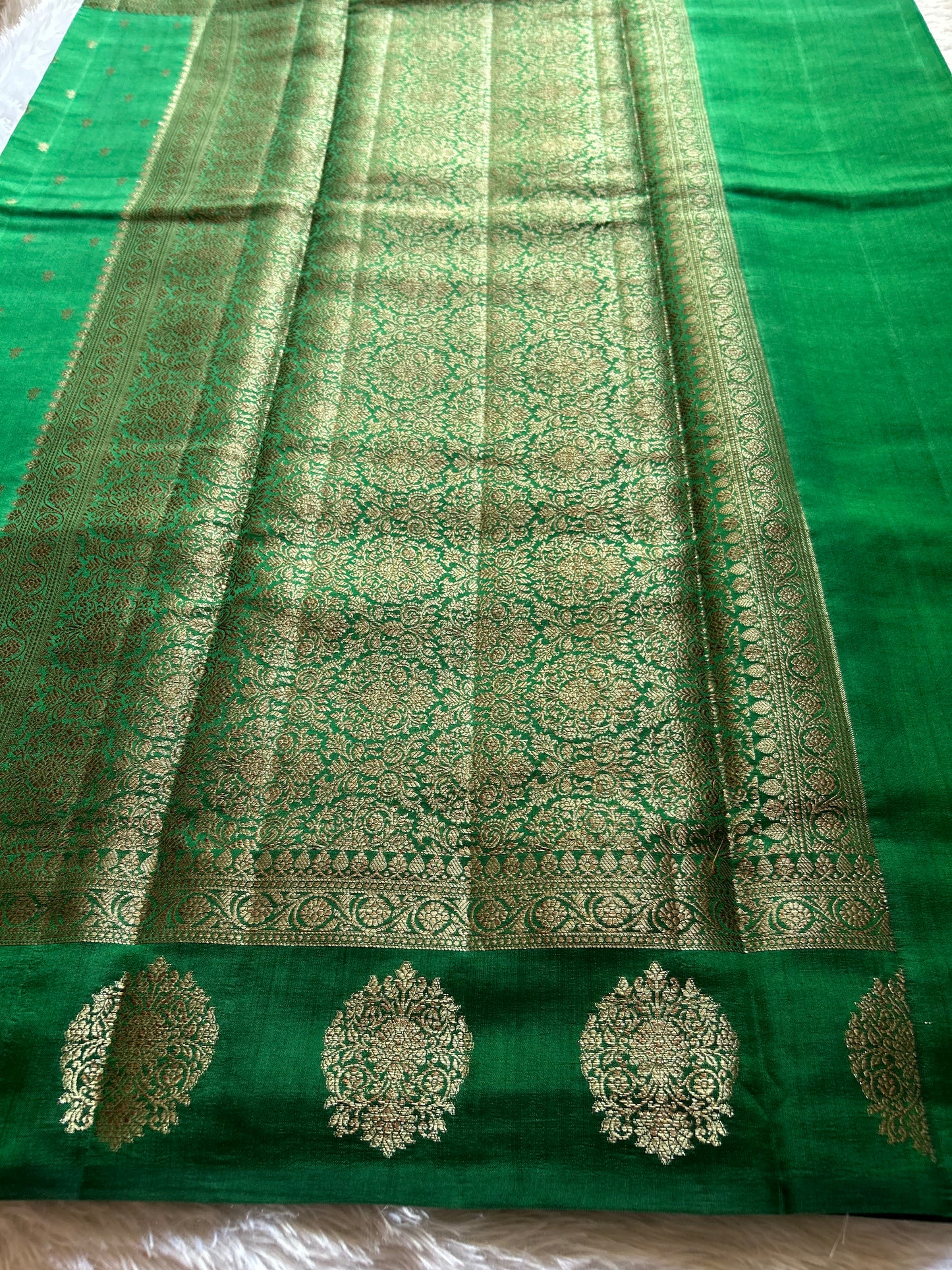 Banarasi Chiniya : Solid Leaf green