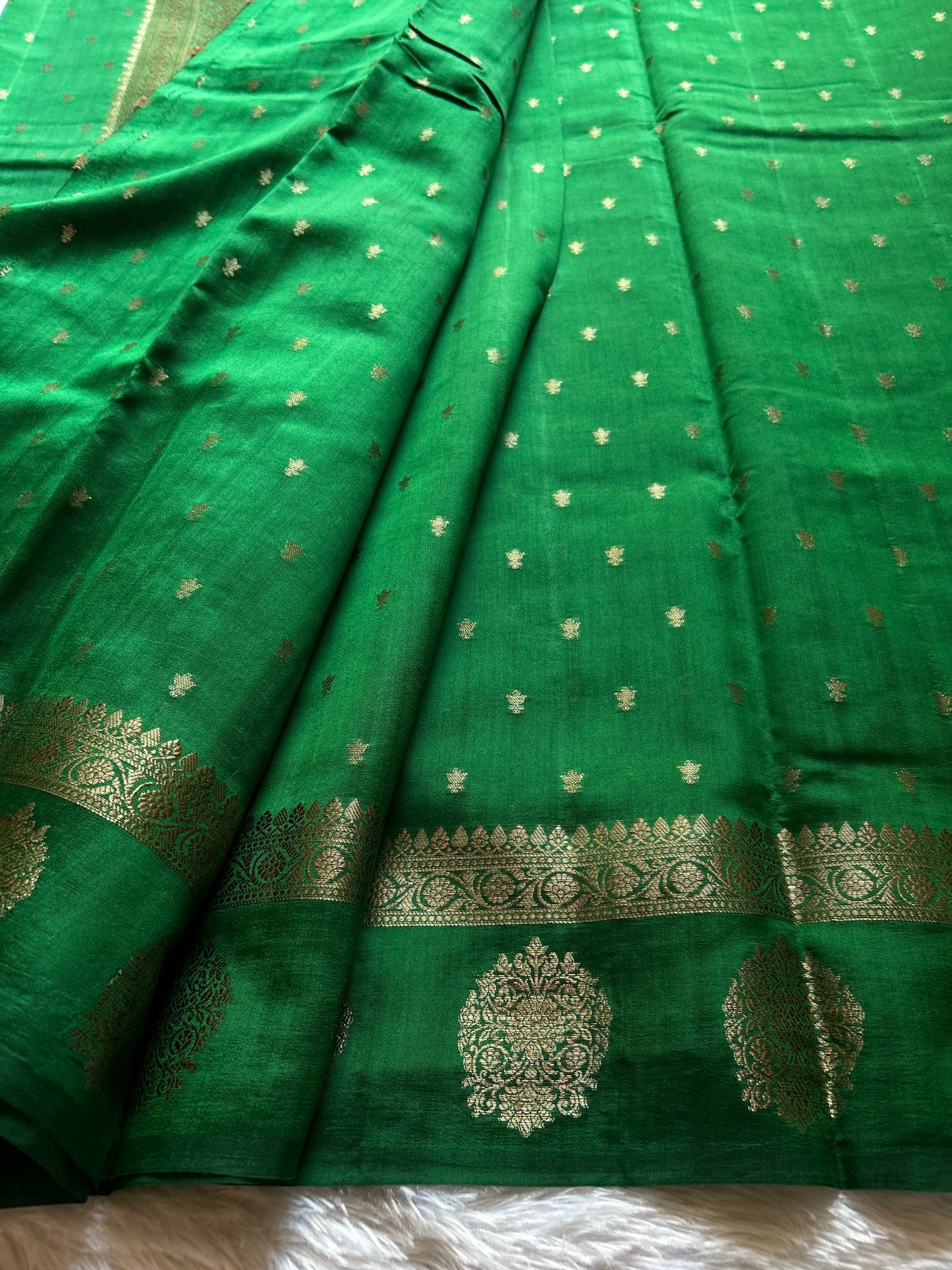 Banarasi Chiniya : Solid Leaf green