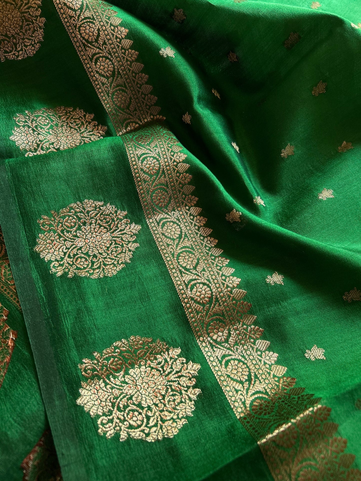 Banarasi Chiniya : Solid Leaf green