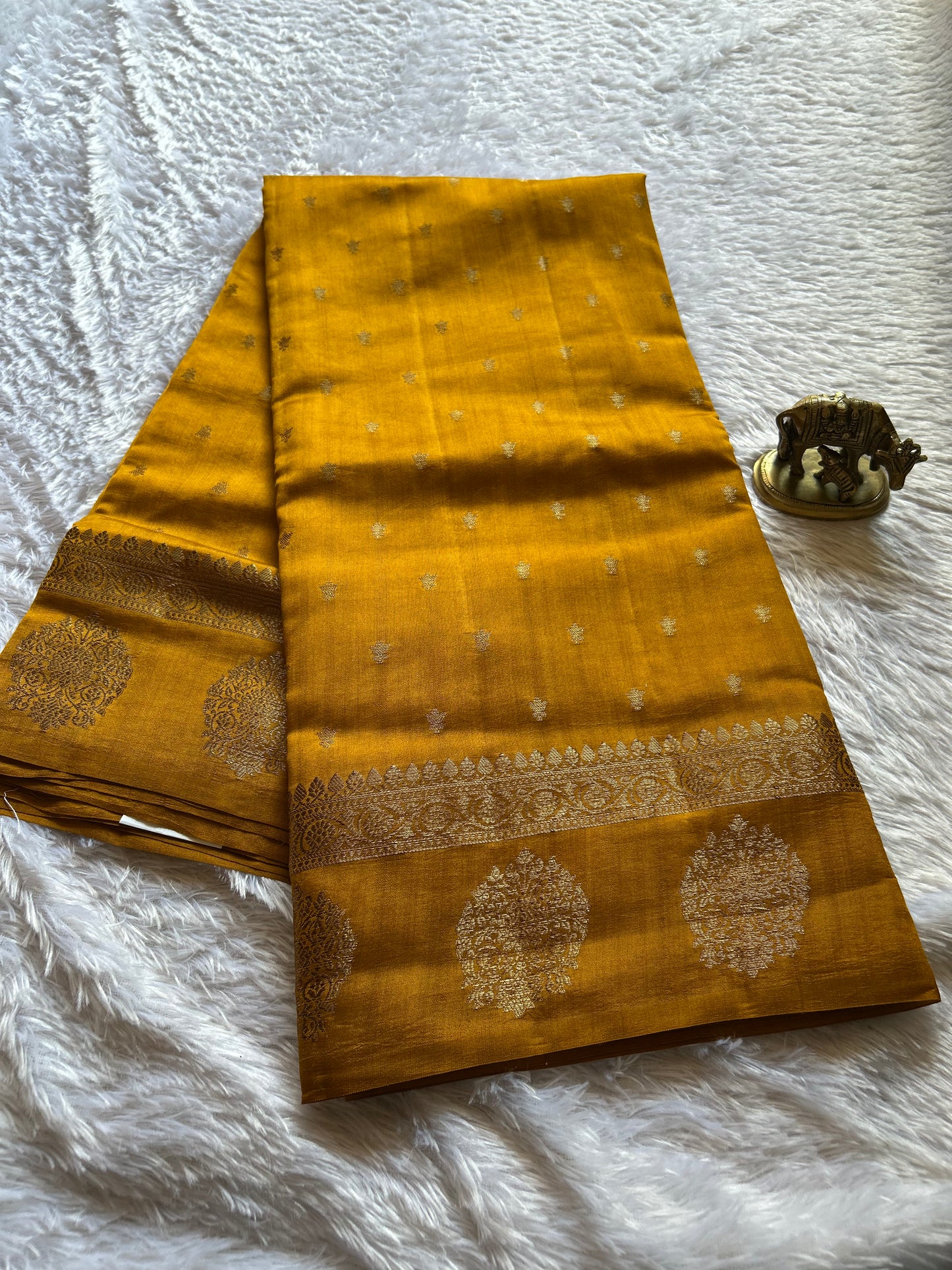 Banarasi Chiniya : Solid Golden Yellow