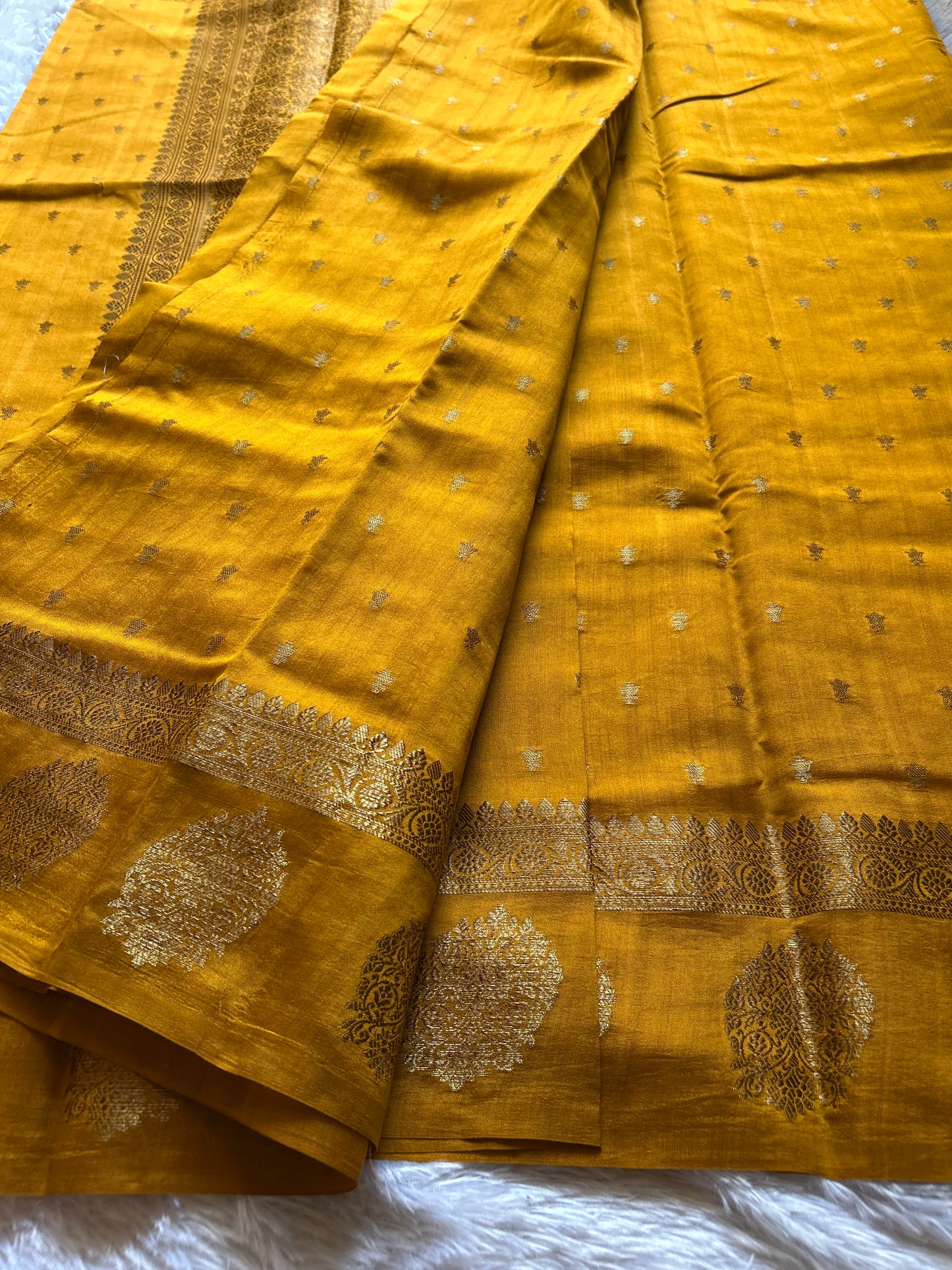 Banarasi Chiniya : Solid Golden Yellow