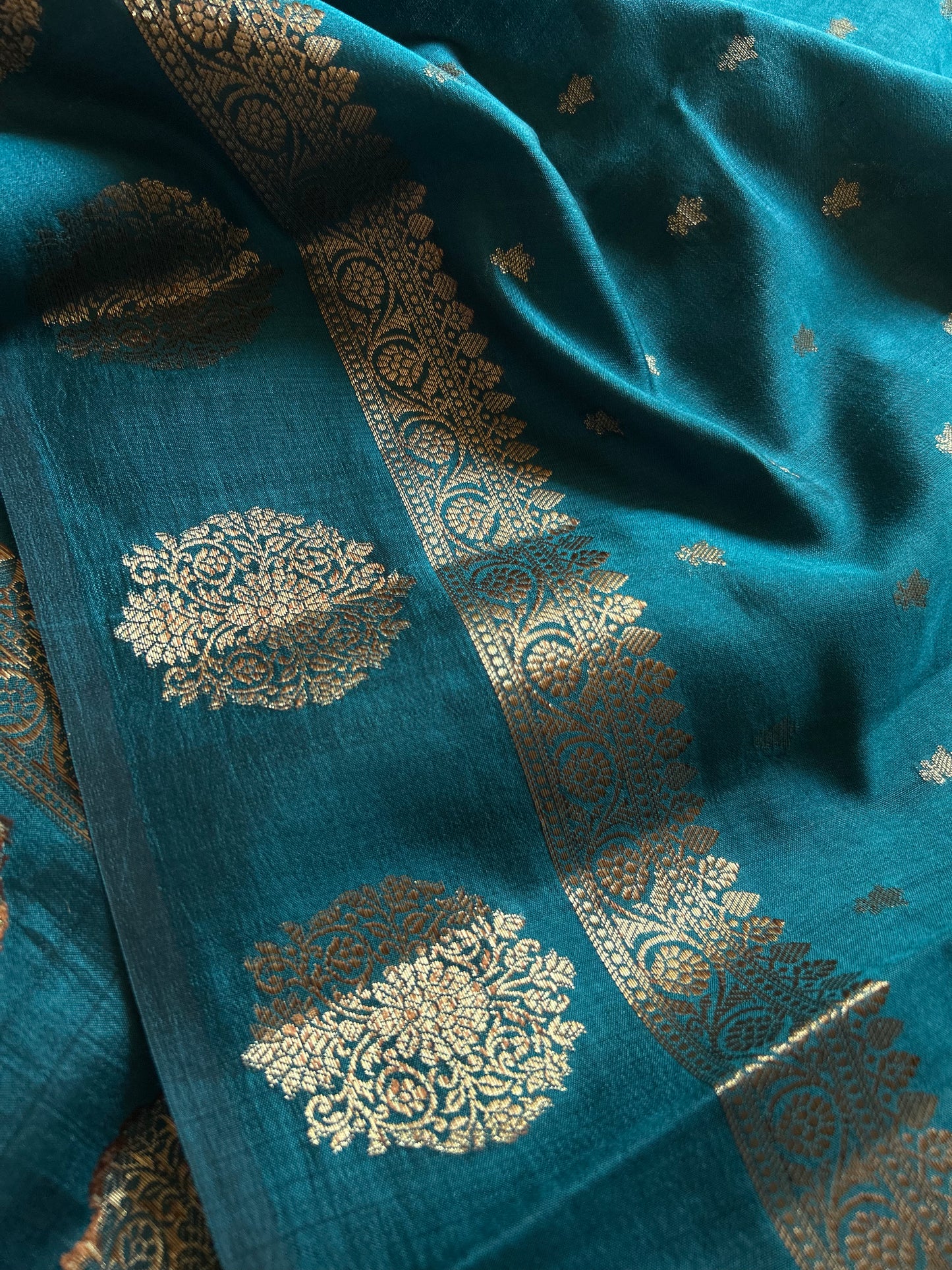 Banarasi Chiniya : Solid Teal blue