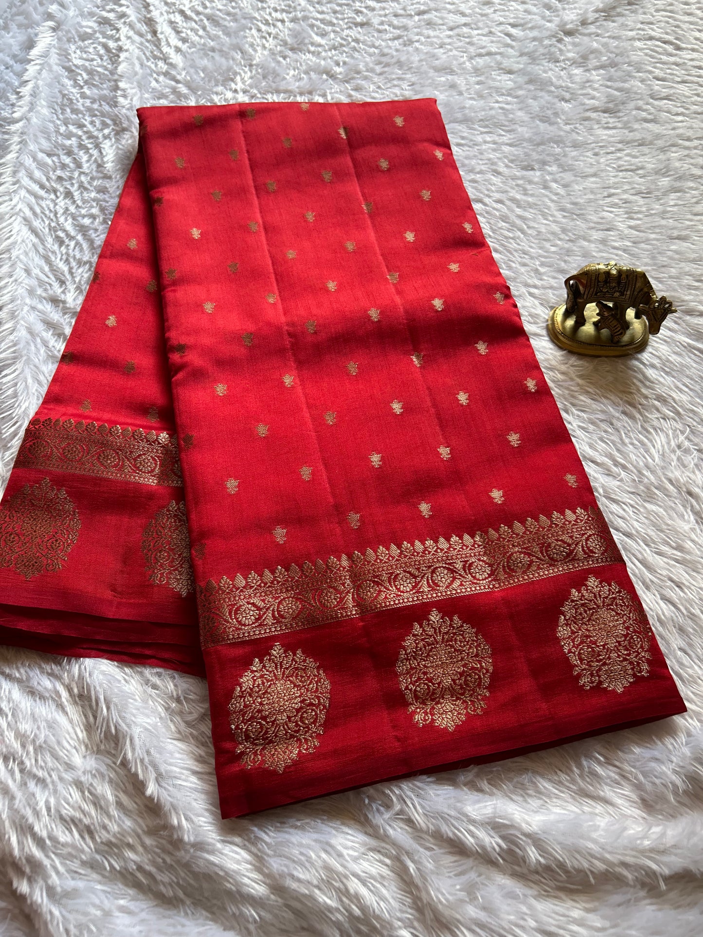 Banarasi Chiniya : Solid Red