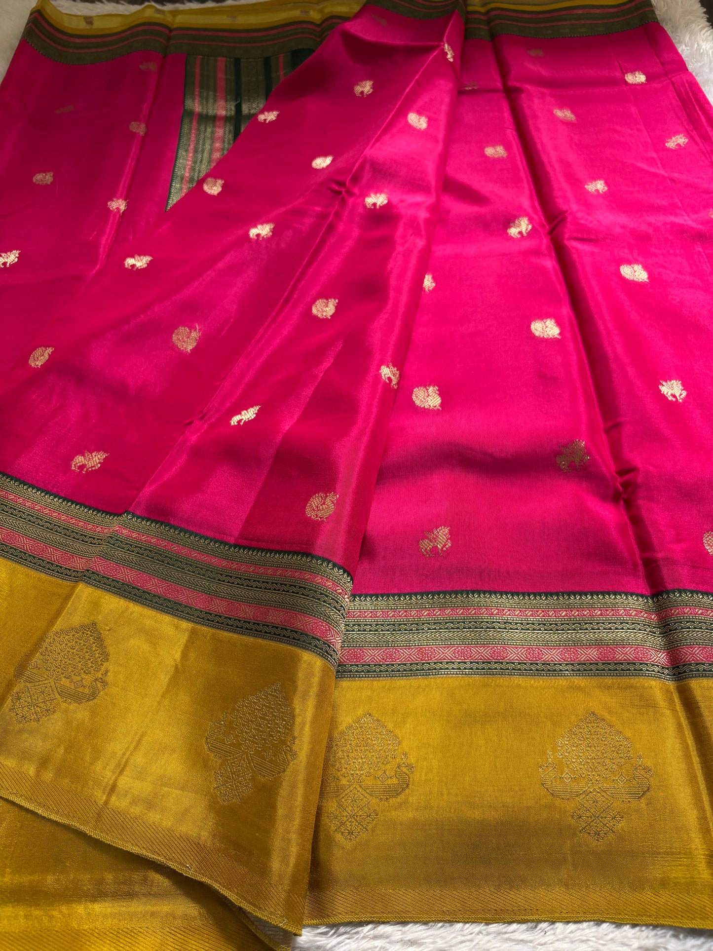 NAL206 (3D) : Rani pink-green-mustard yellow