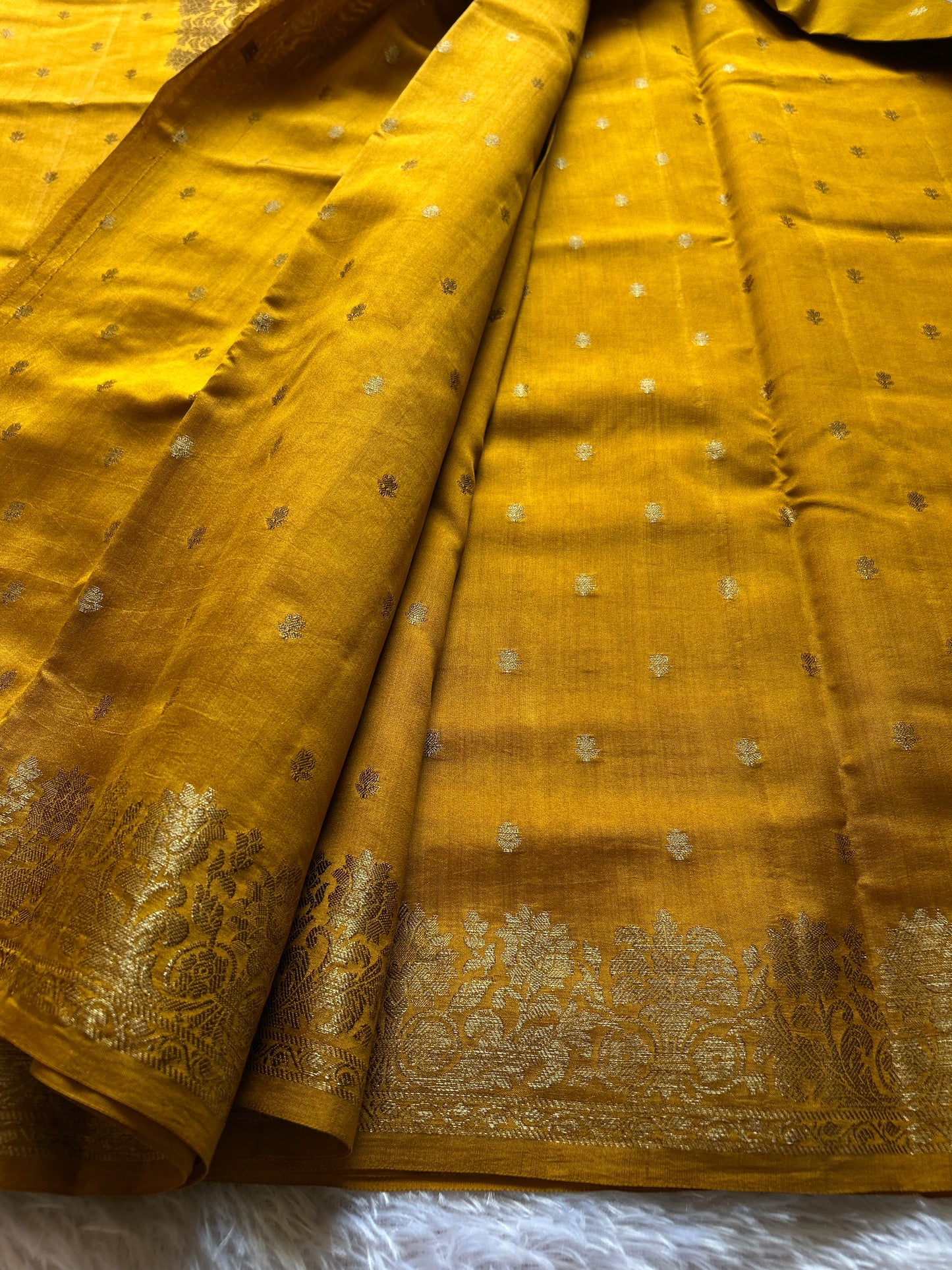 Banarasi Chiniya : Solid Golden yellow