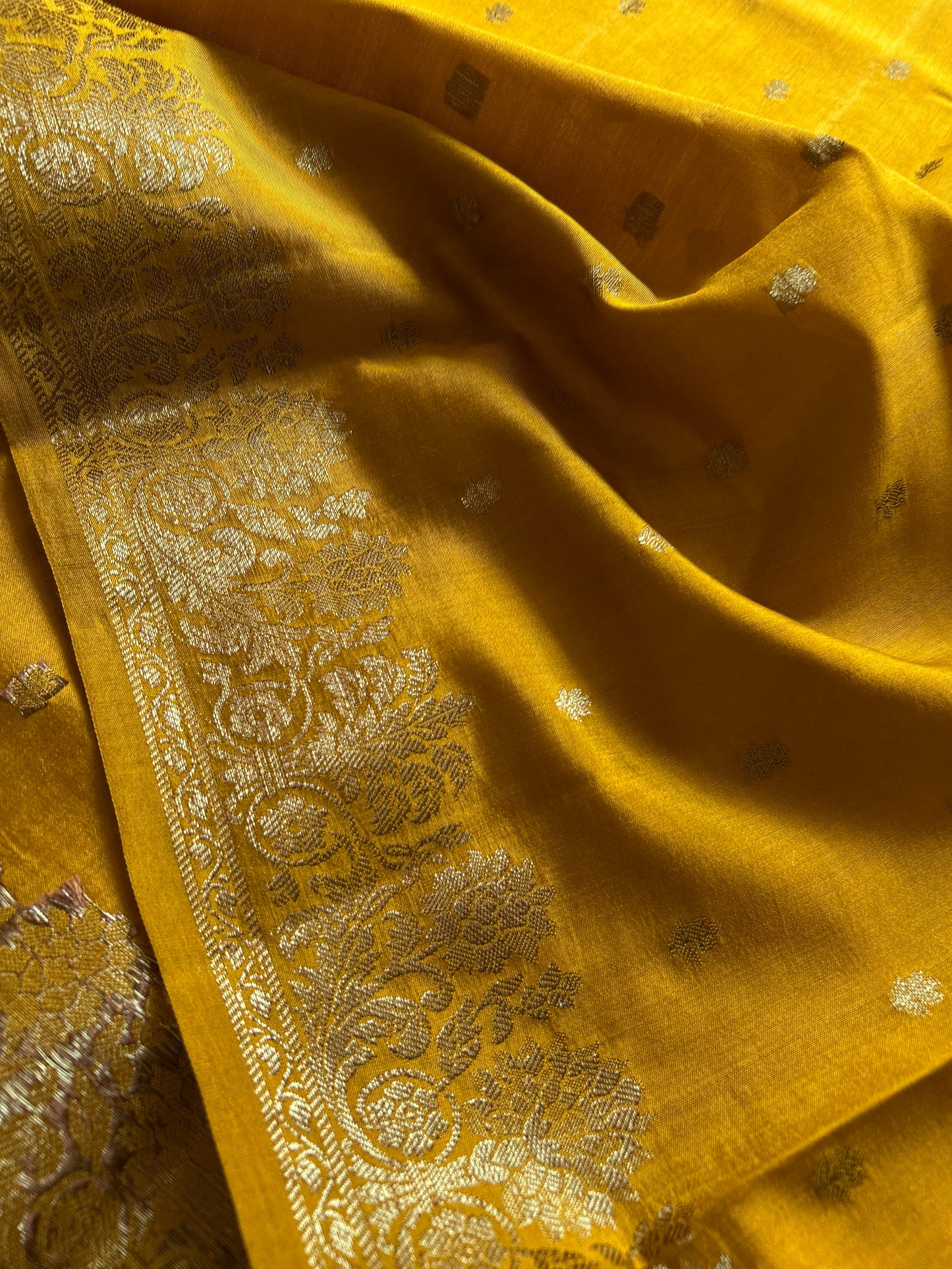 Banarasi Chiniya : Solid Golden yellow