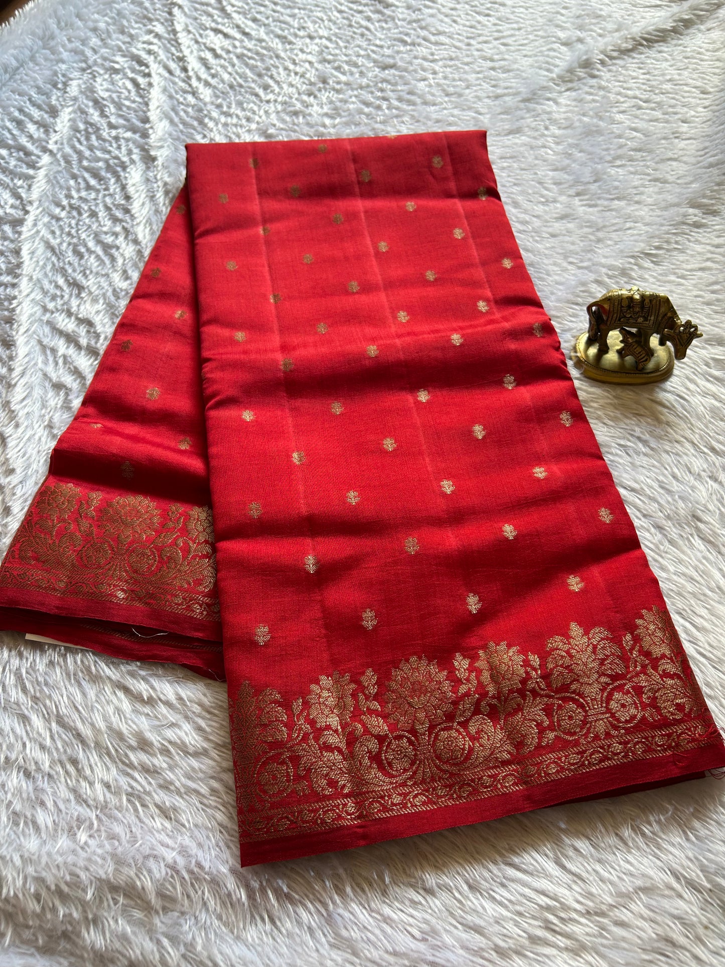 Banarasi Chiniya : Solid Red