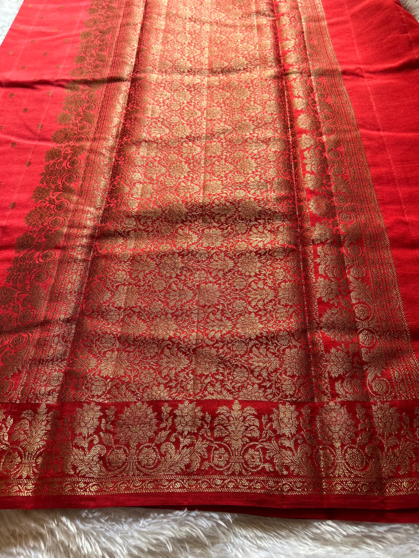 Banarasi Chiniya : Solid Red