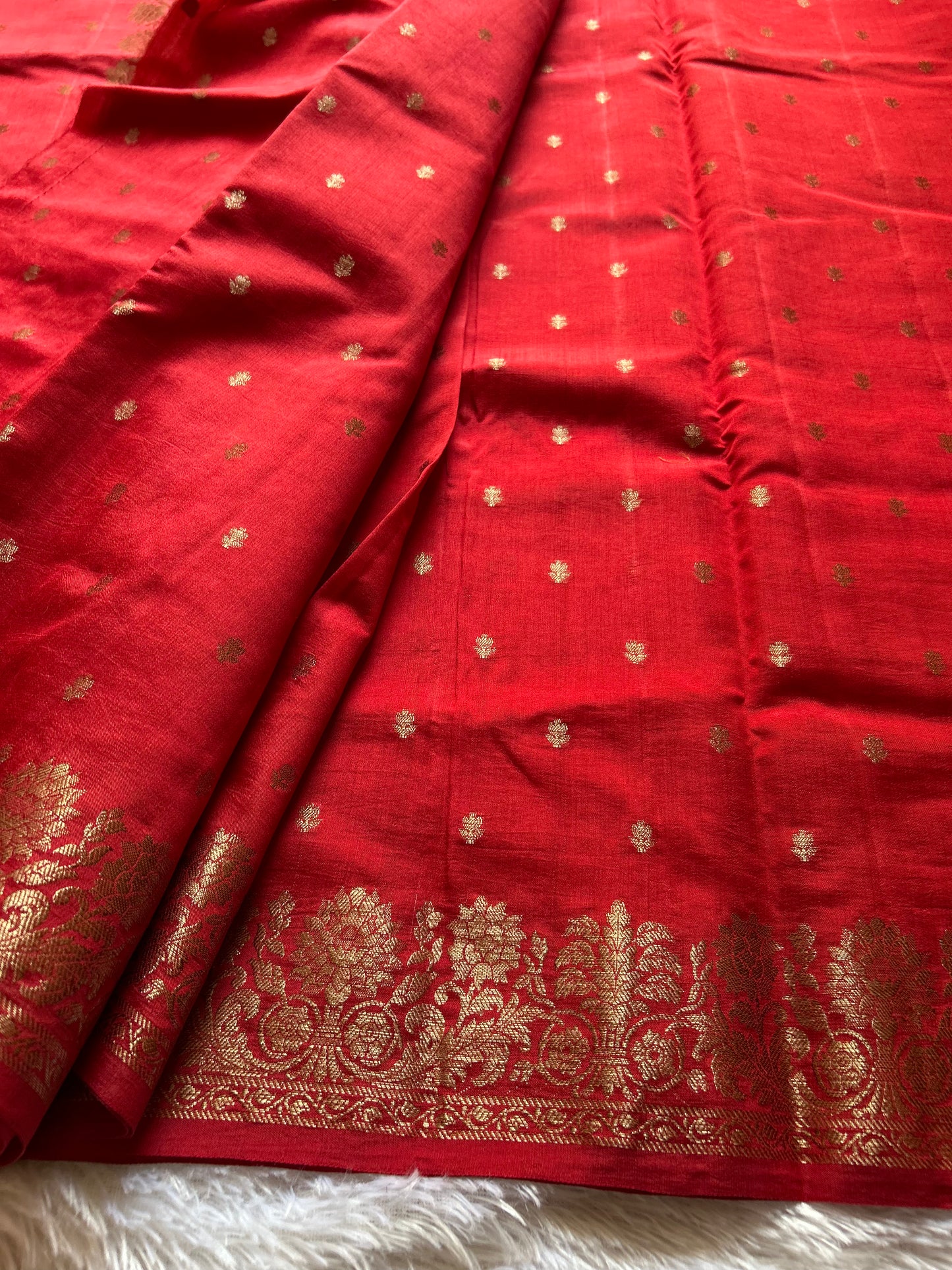 Banarasi Chiniya : Solid Red