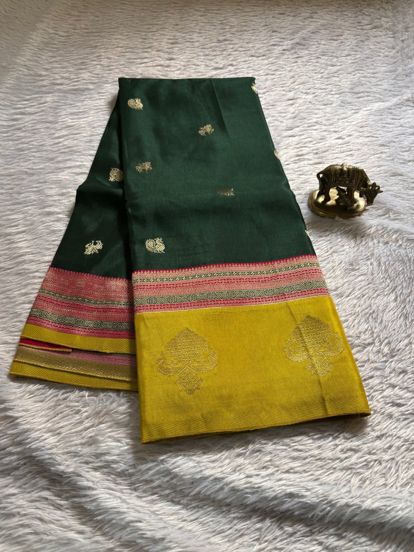 NAL206 (3D) : Dark green-pink-olive