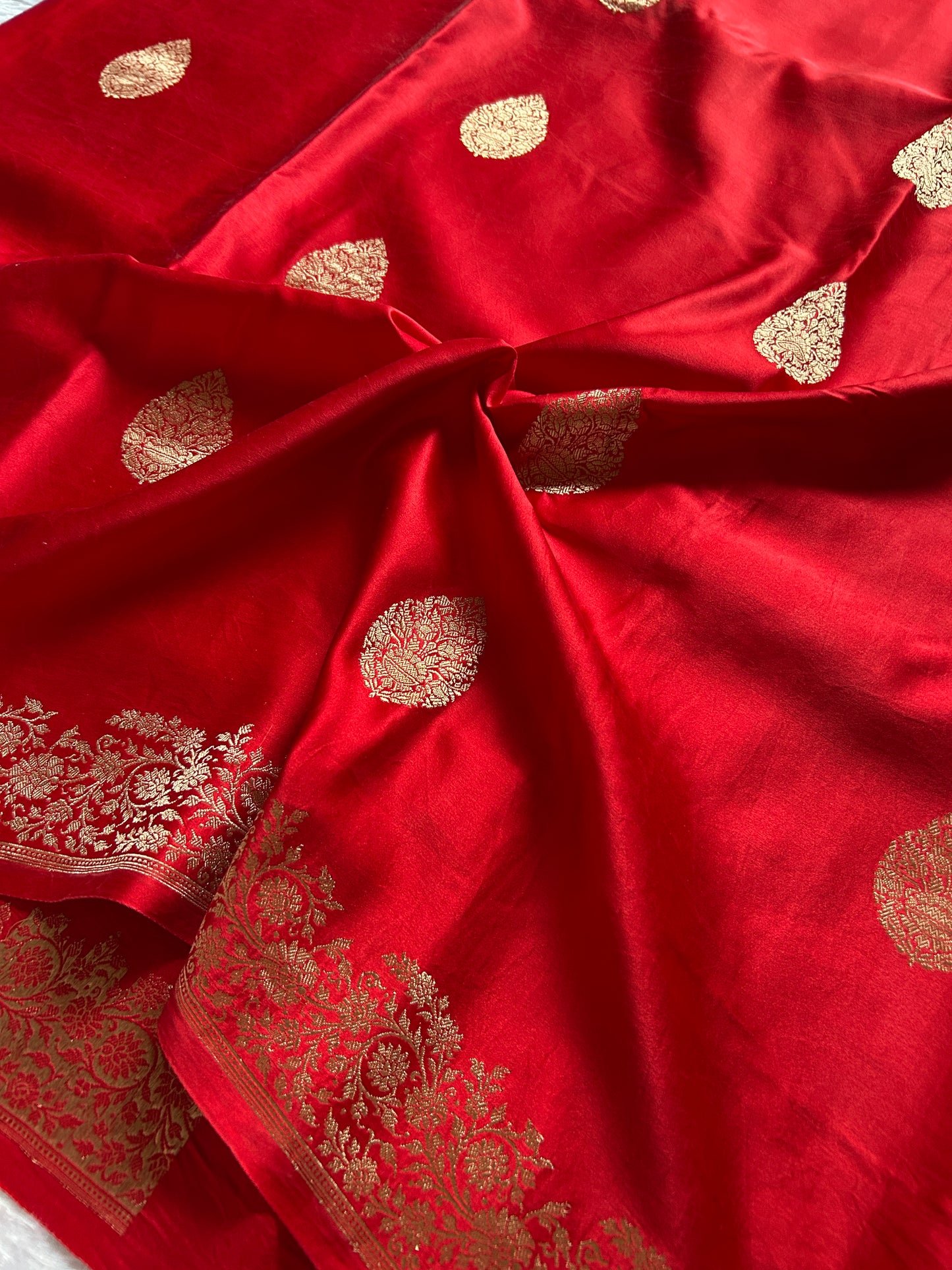 Madhubala : Solid Red