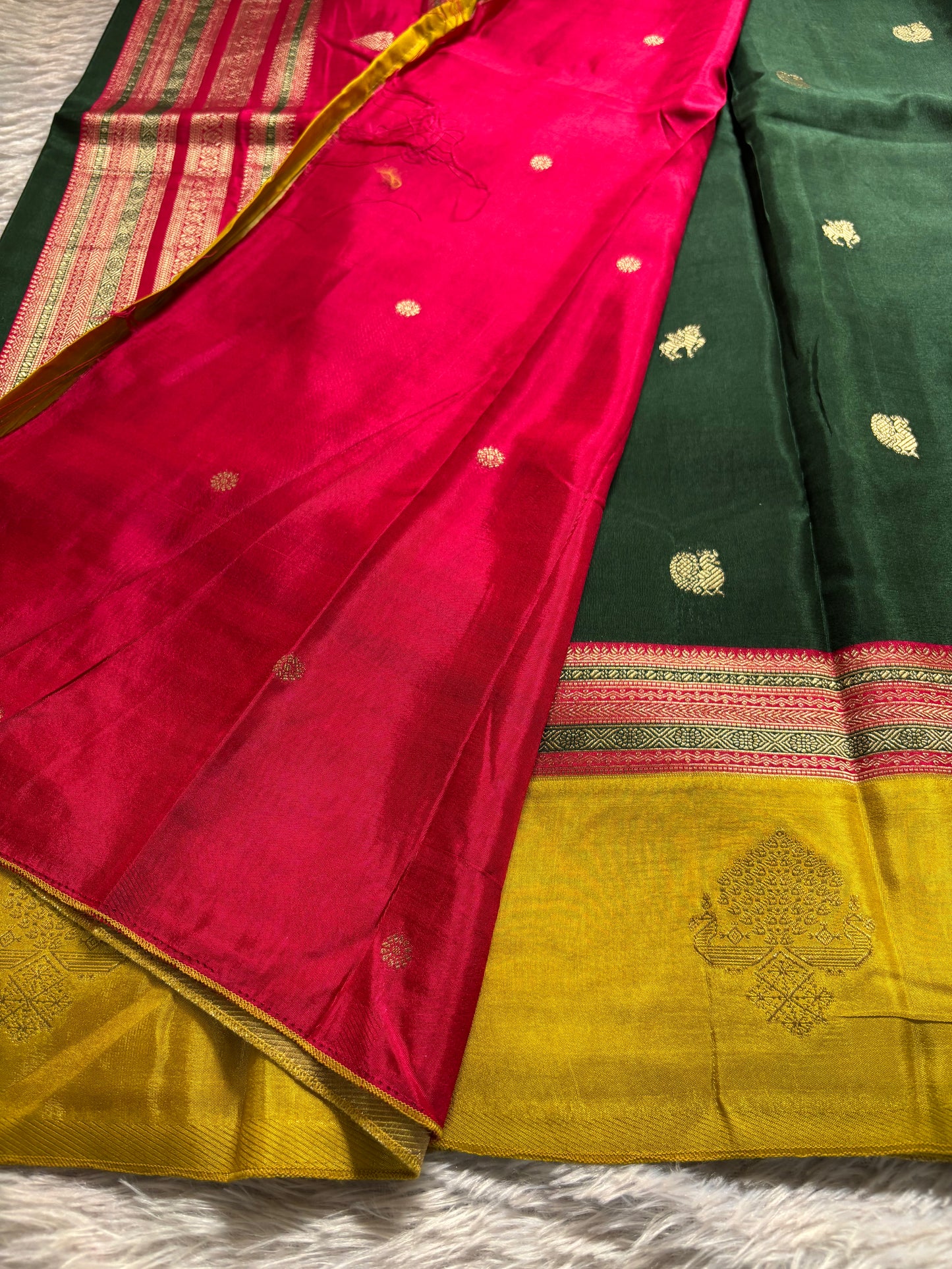 NAL206 (3D) : Dark green-pink-olive
