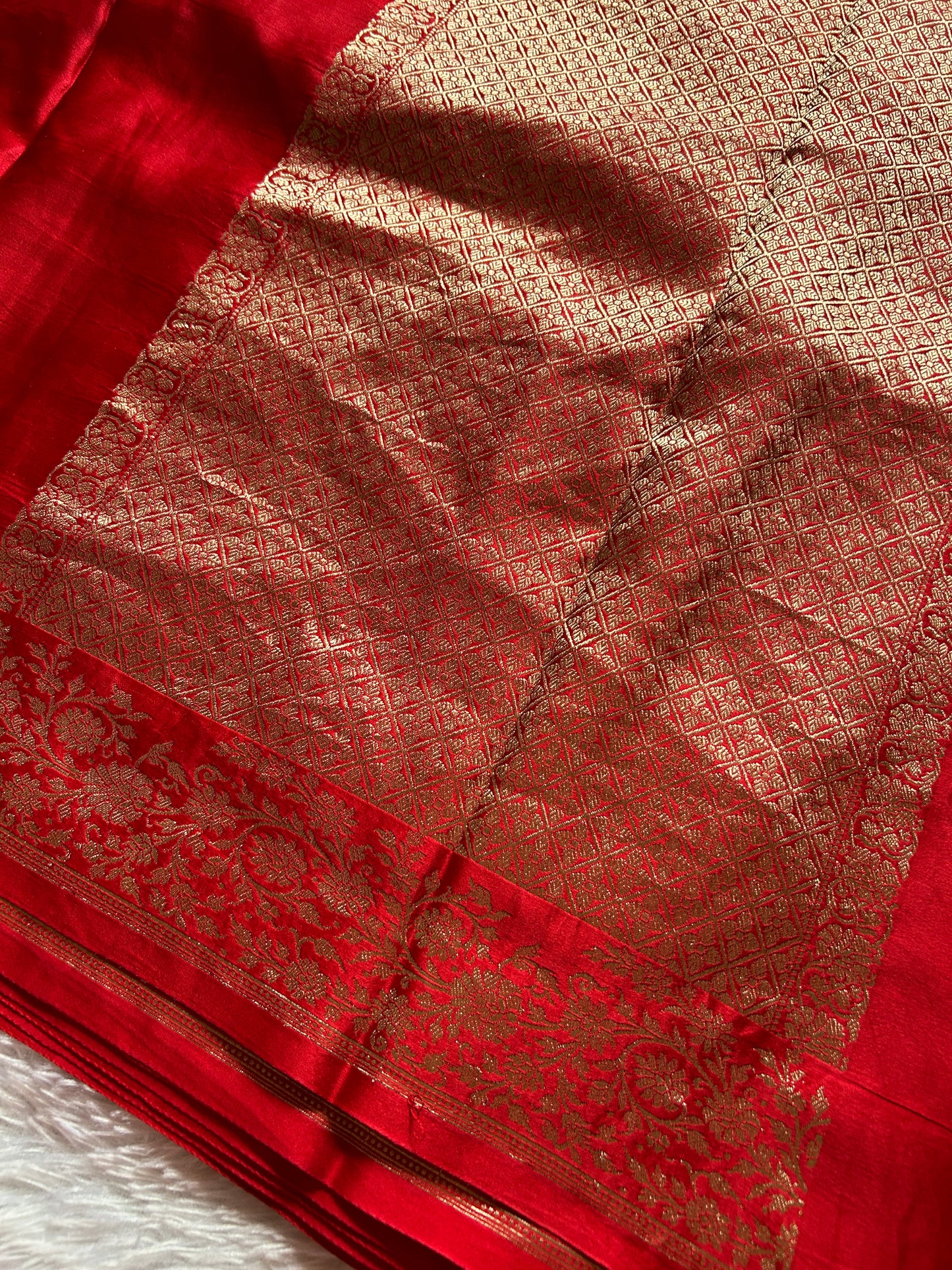 Madhubala : Solid Red