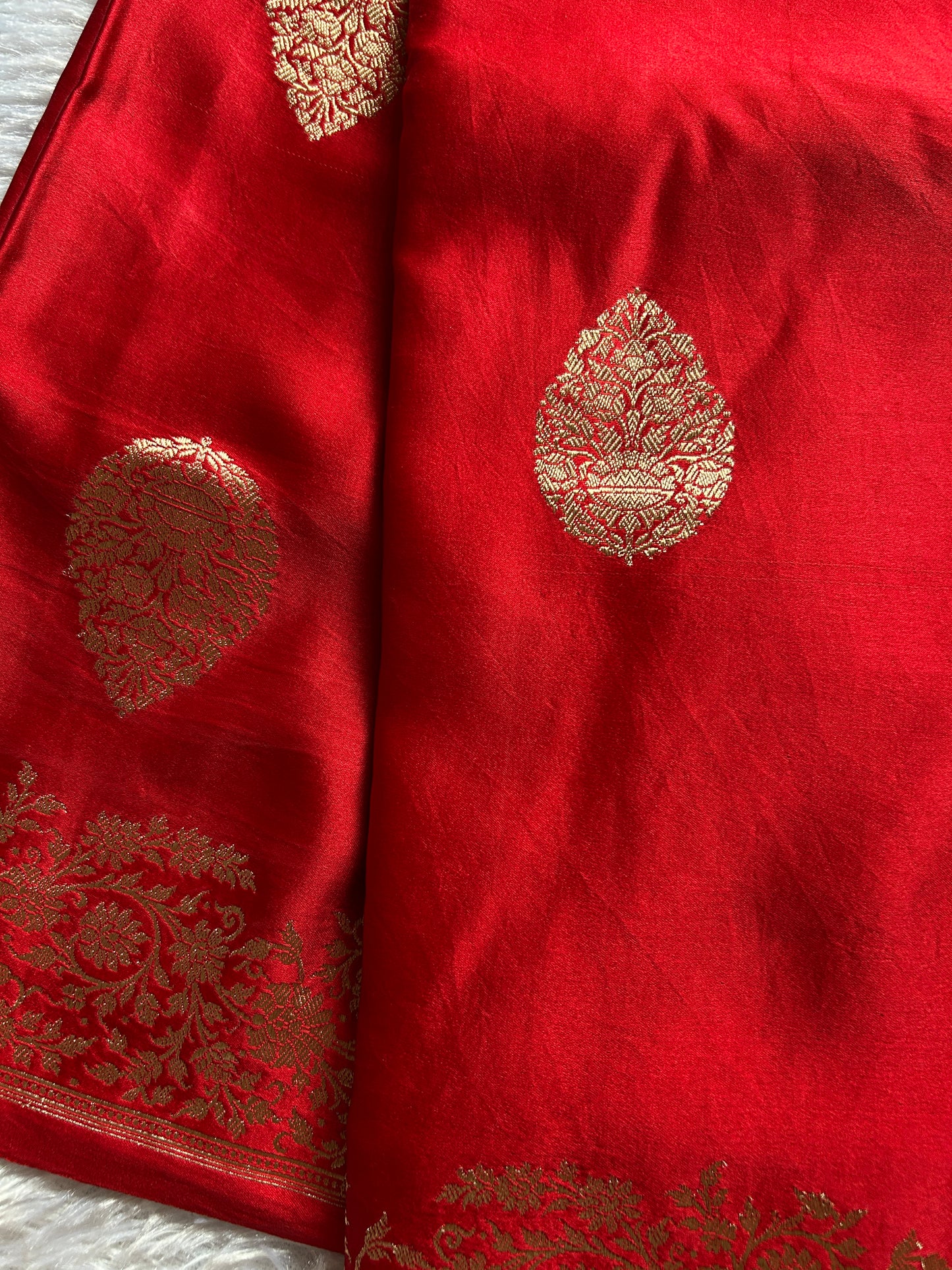 Madhubala : Solid Red
