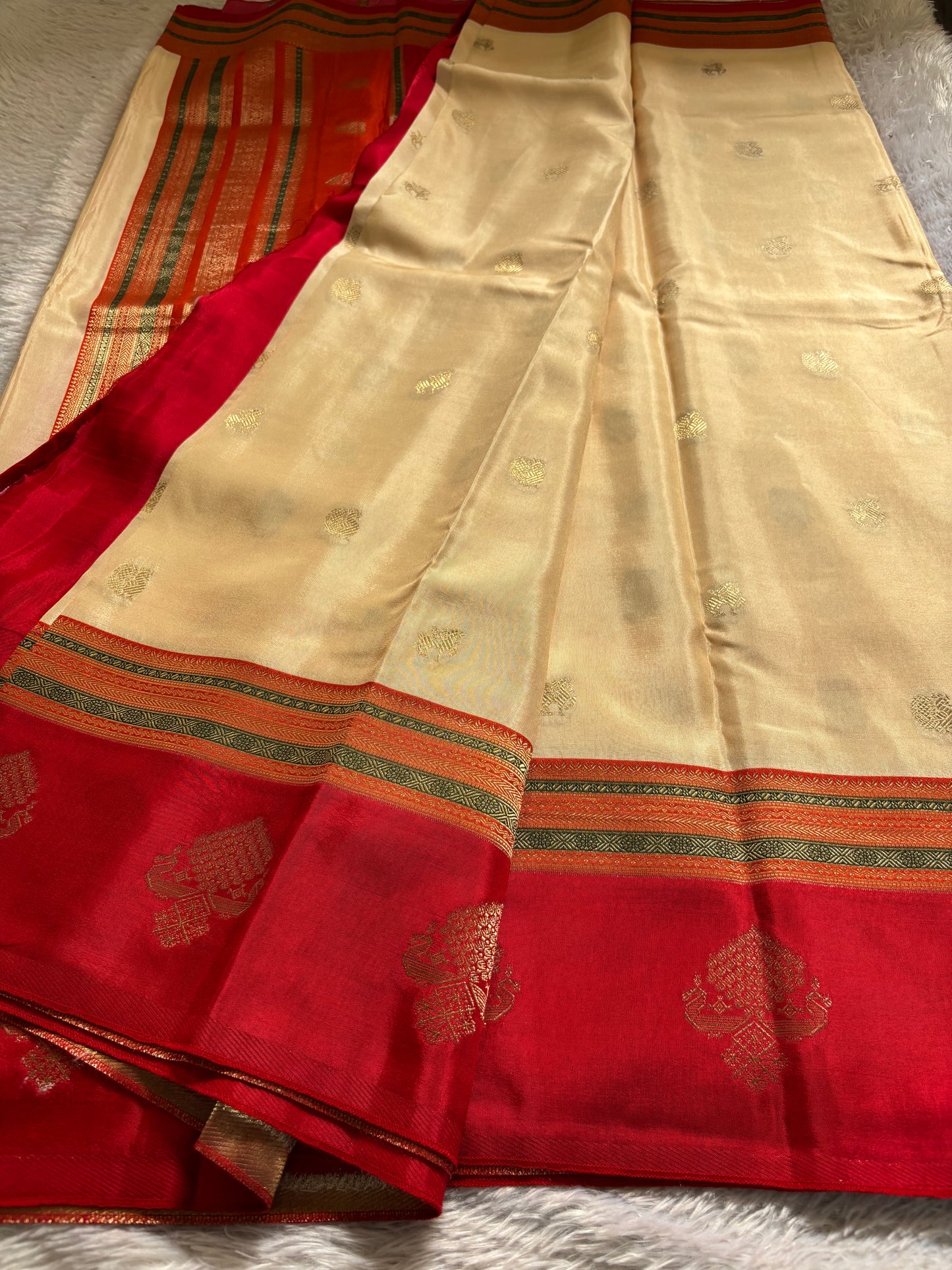 NAl206 (3D) : Off white-green-red