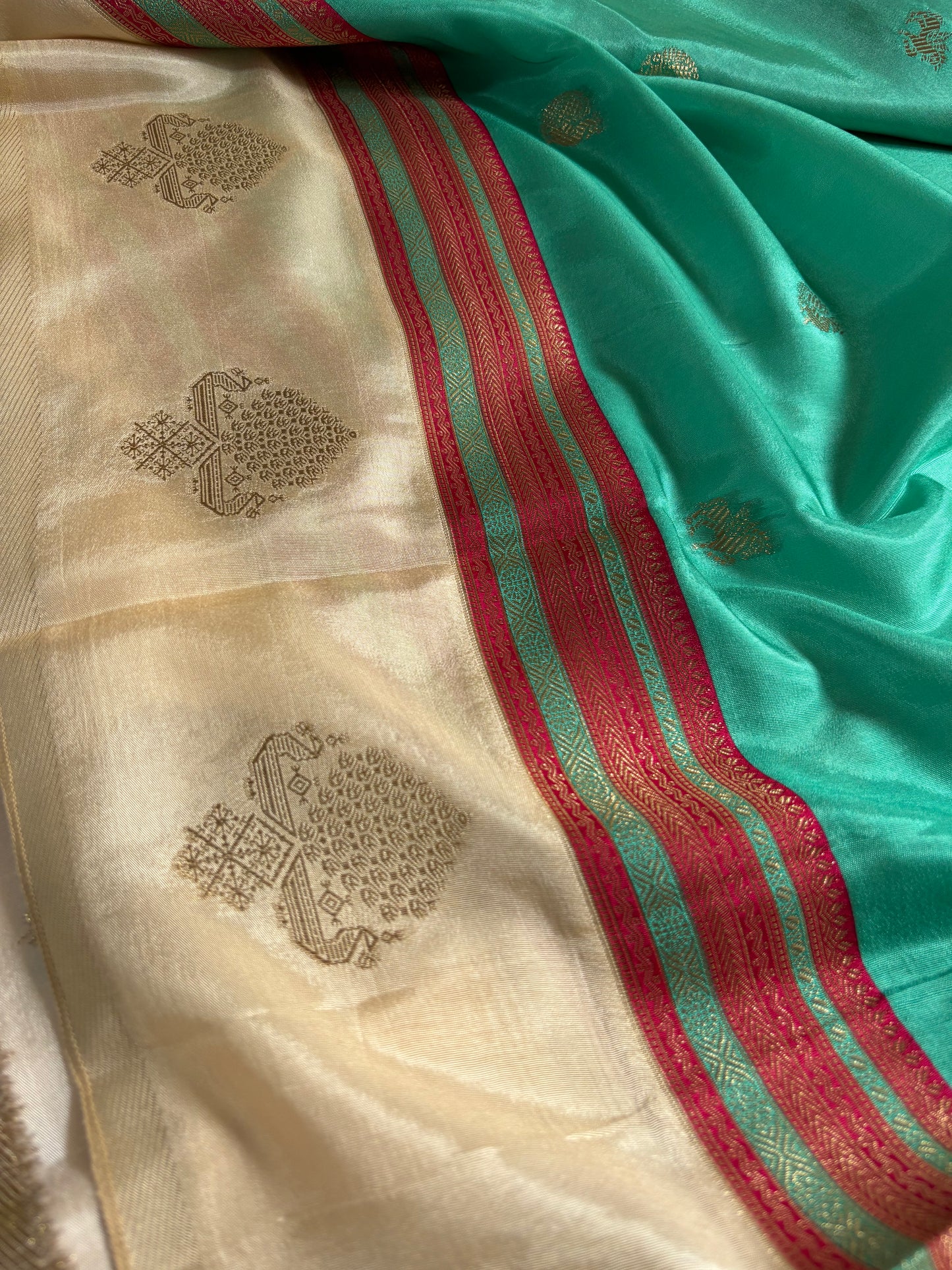 NAL206 (3D) : Sea green-pink-off white